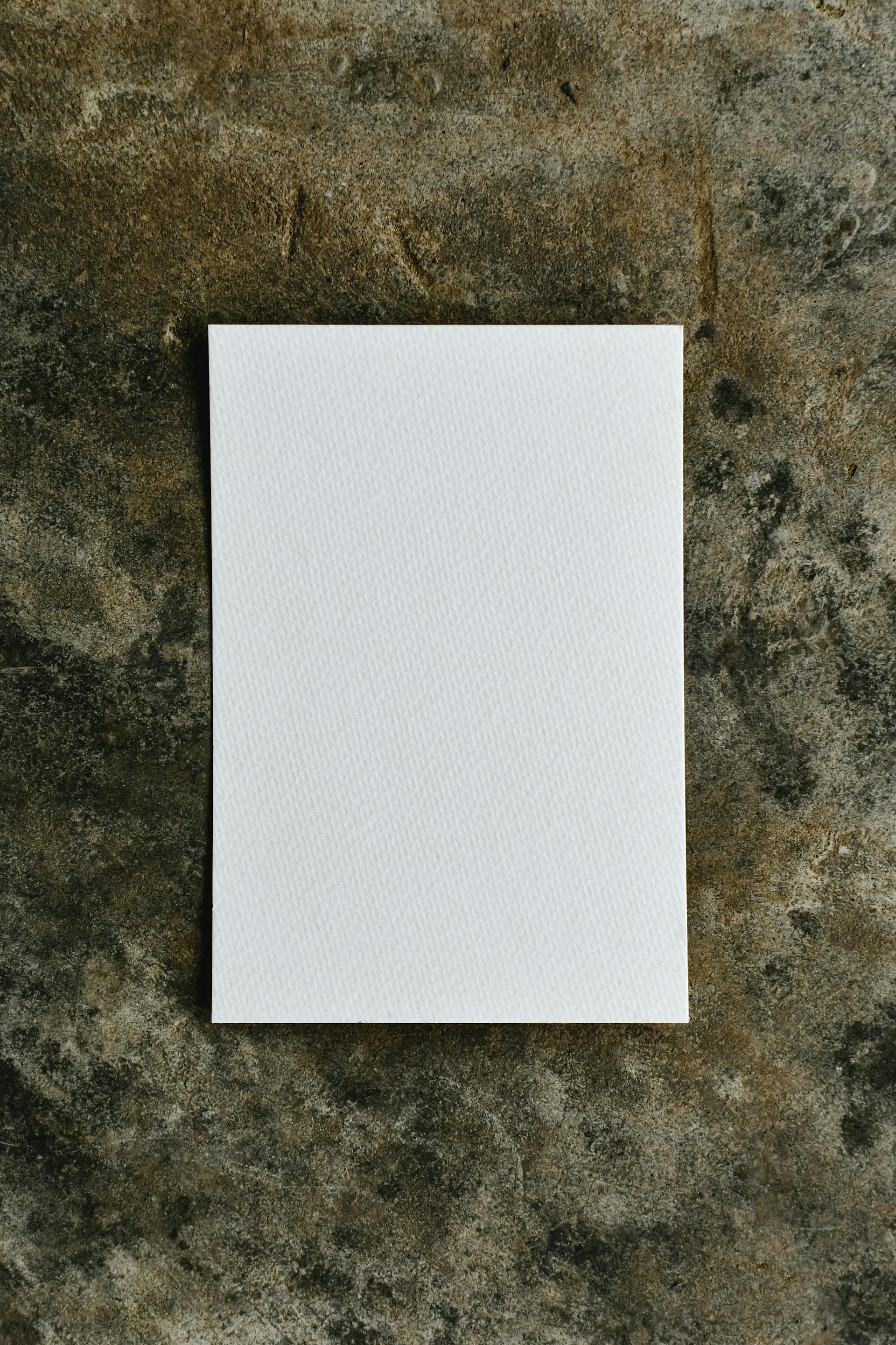 A piece of paper | Source: Pexels