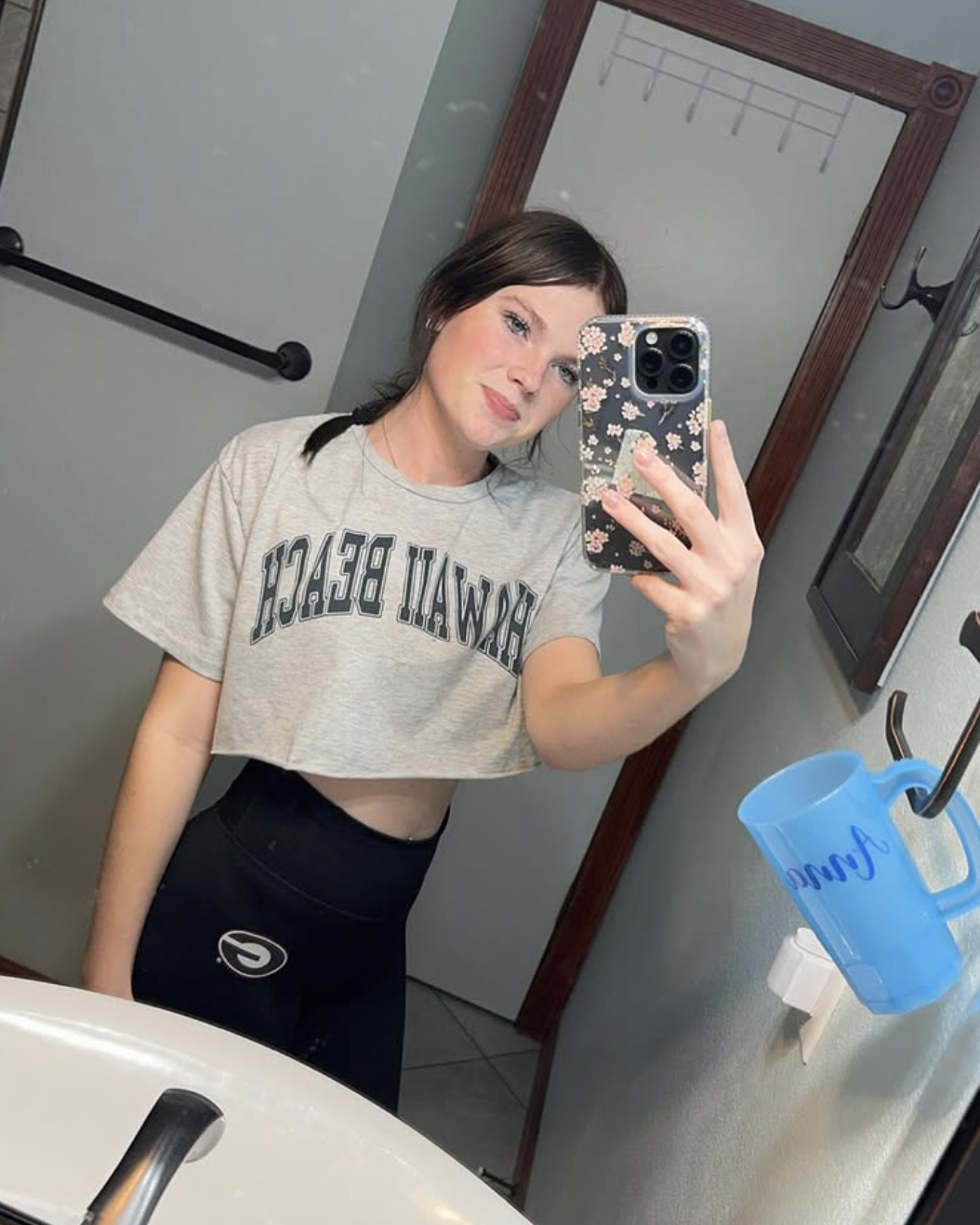 A mirror selfie of Anna Kepner posted on October 28, 2024. | Source: Instagram/anna.kepner16