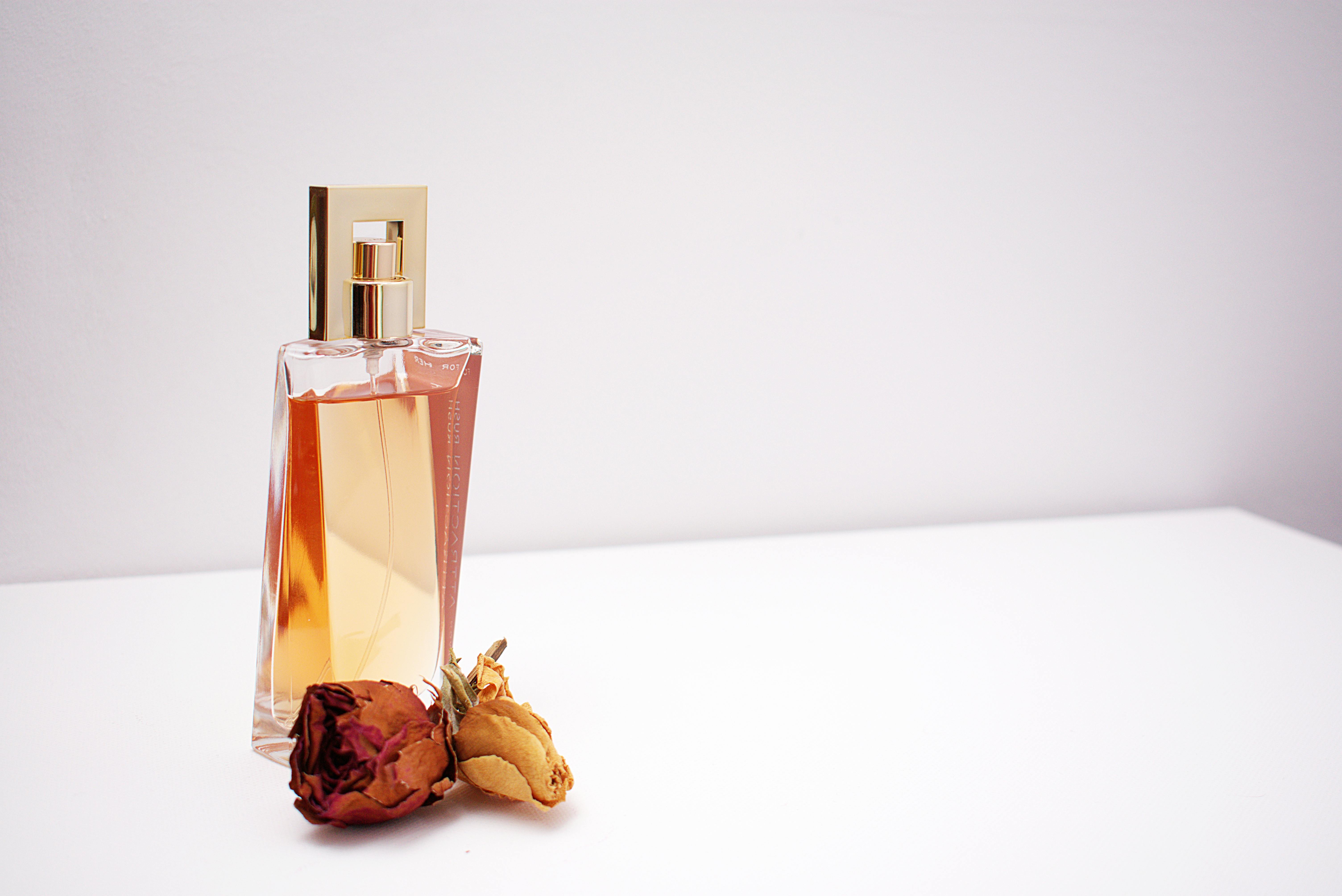 A bottle of perfume | Source: Pexels