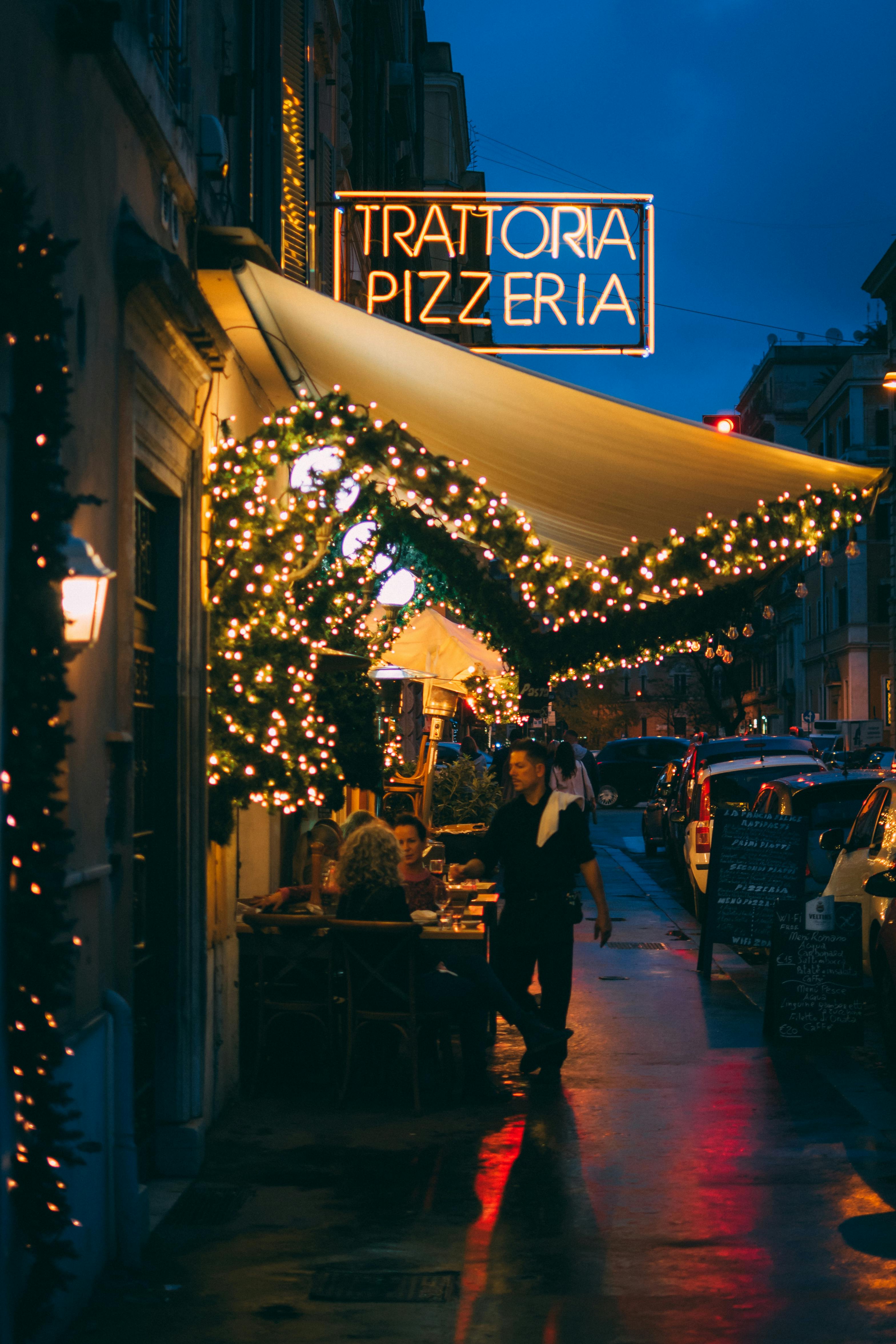 The exterior of an Italian restaurant | Source: Pexels