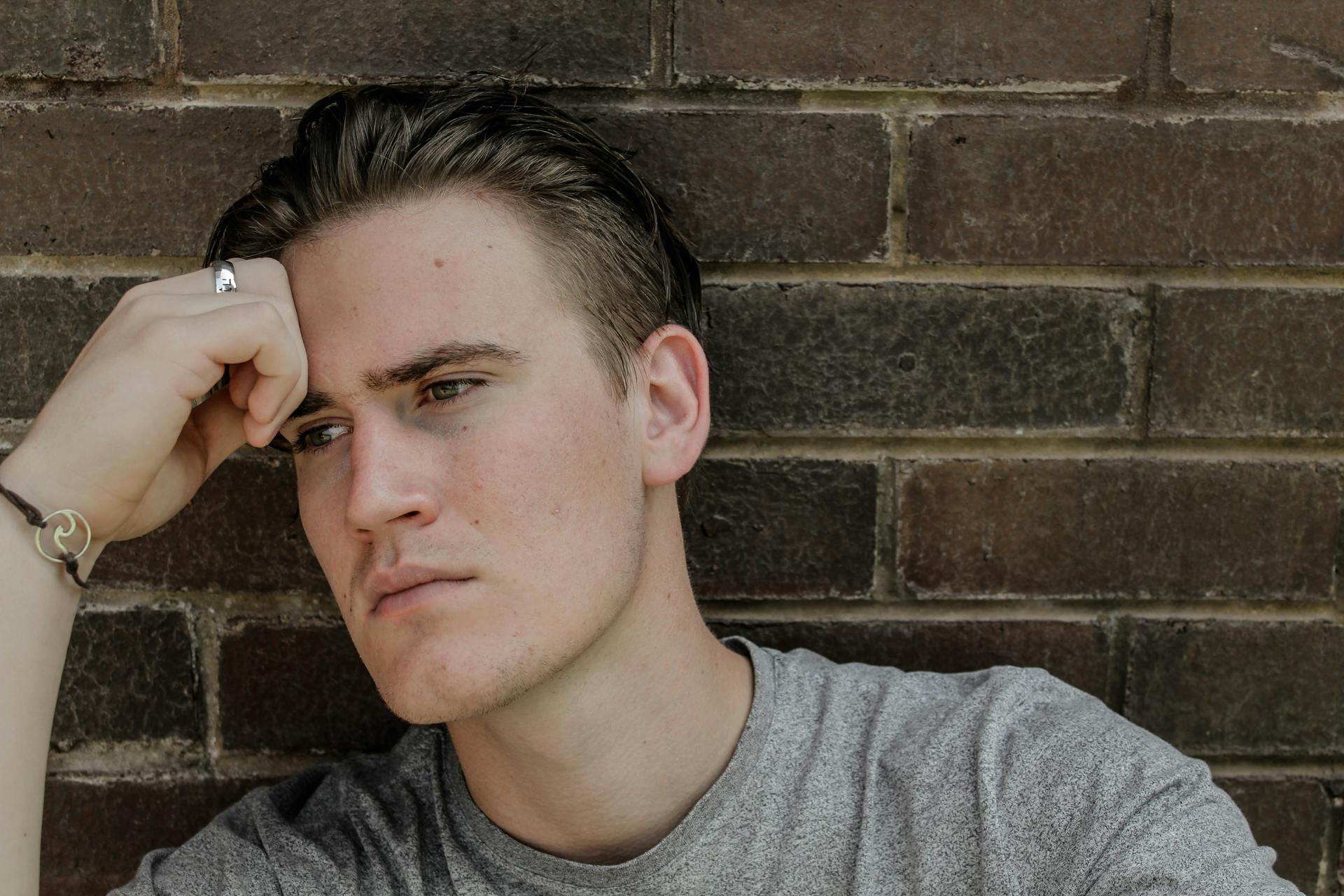 A sad-looking man | Source: Pexels