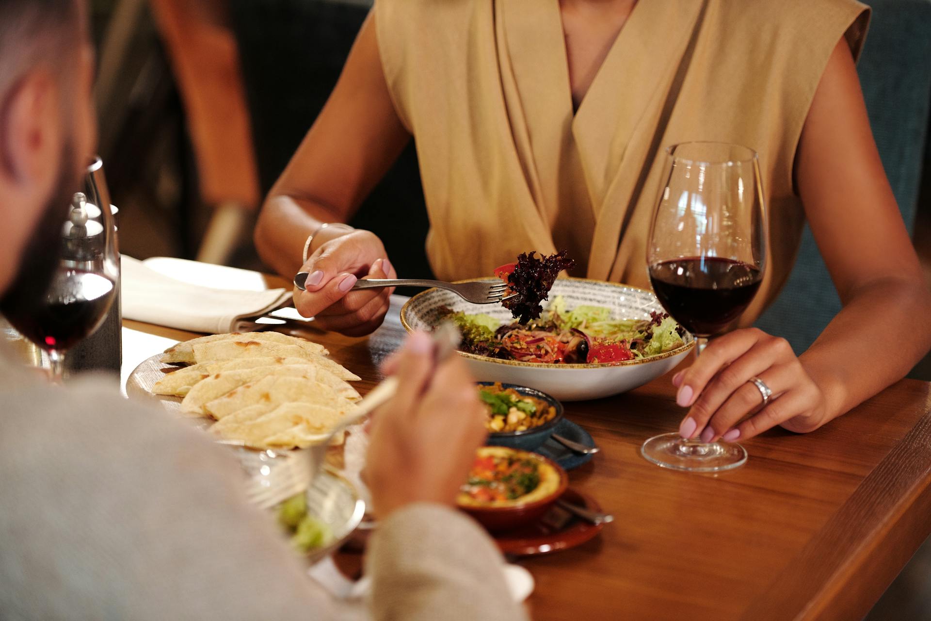 People having dinner | Source: Pexels
