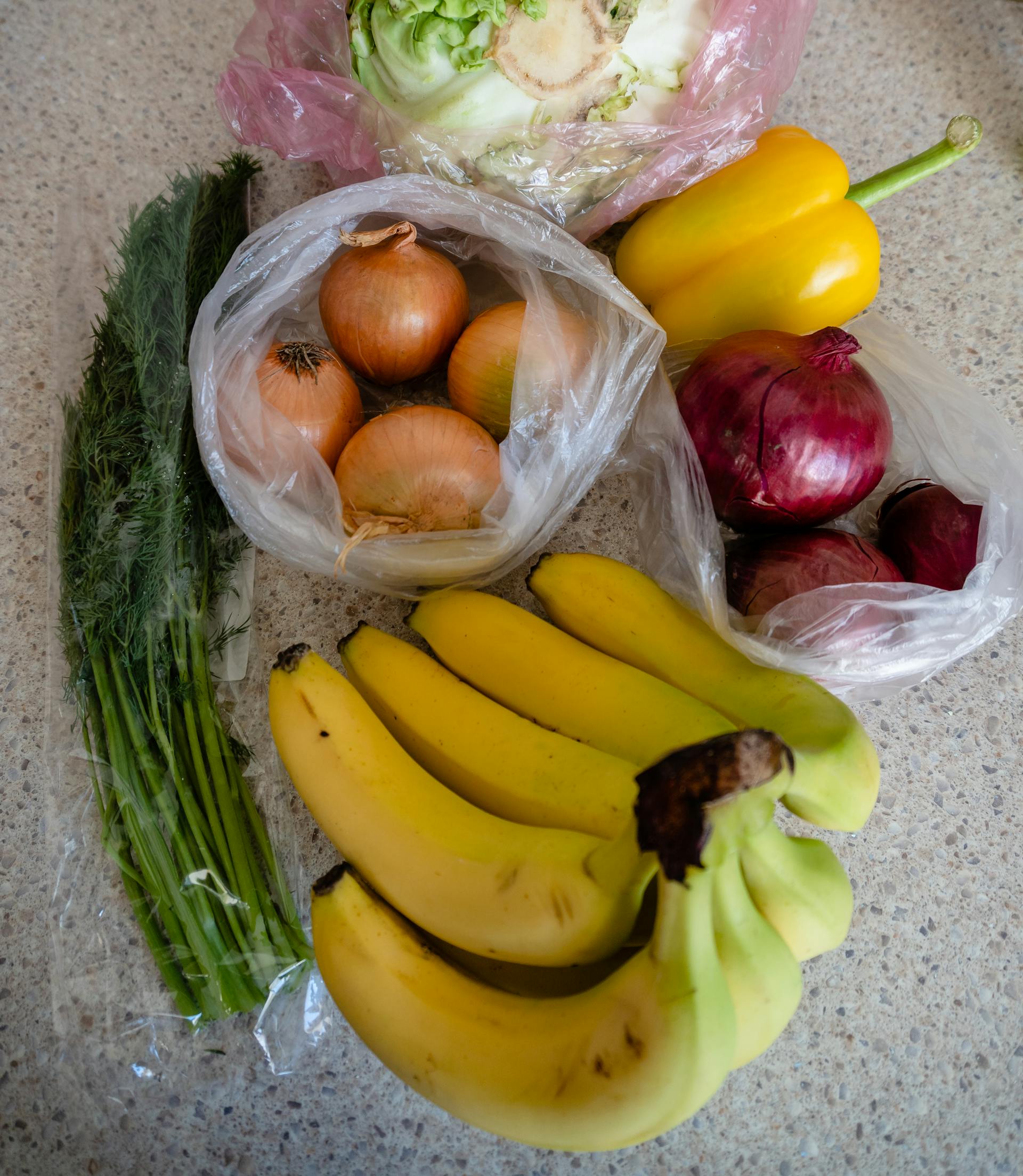 Groceries on a kitchen counter | Source: Pexels