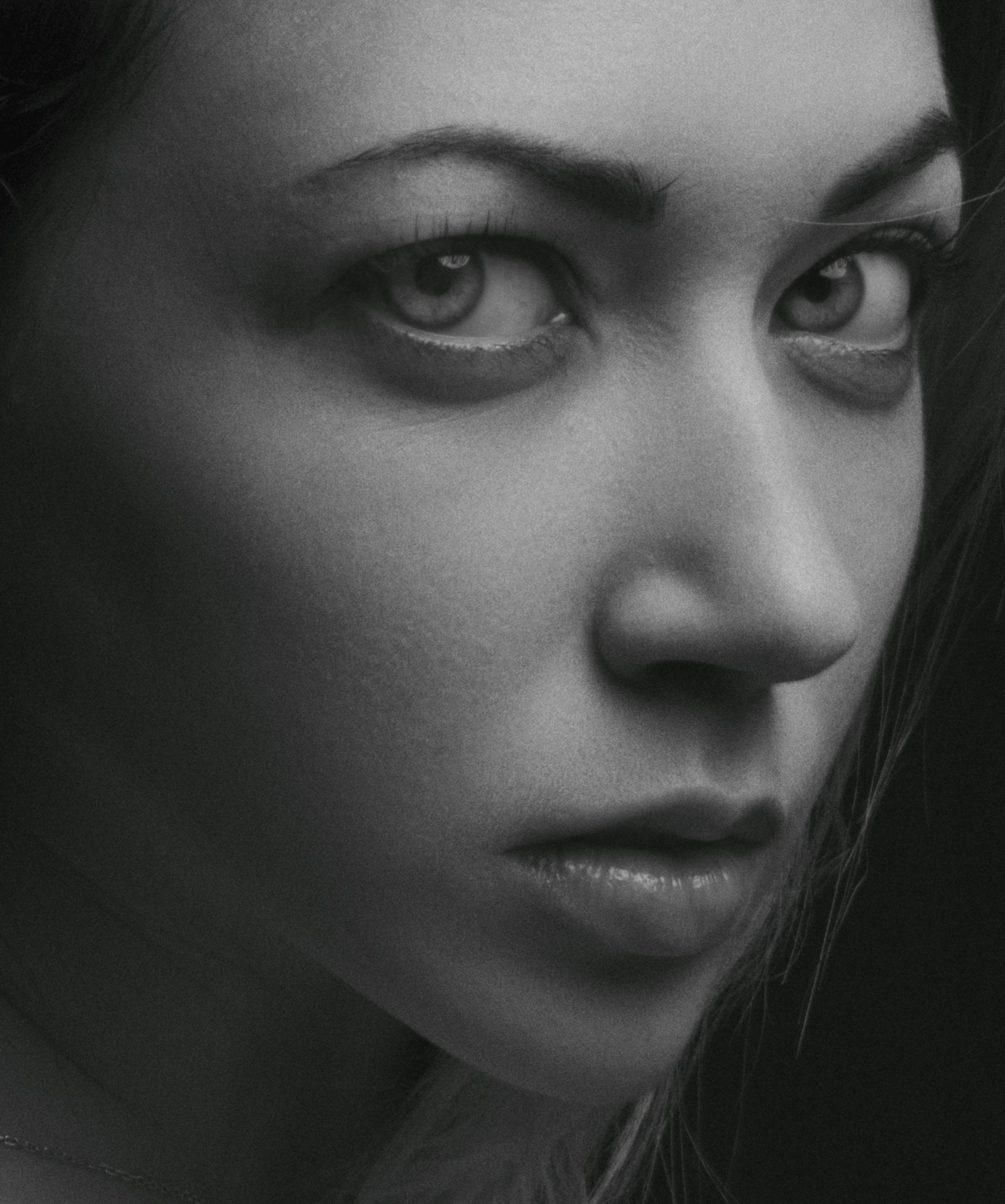 A tense annoyed-looking woman | Source: Unsplash