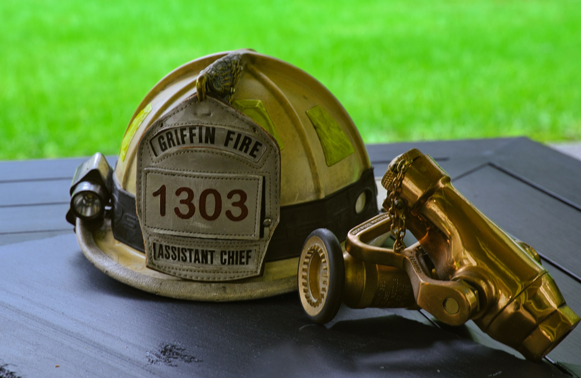 A firefighter's helmet and equipment | Source: Unsplash