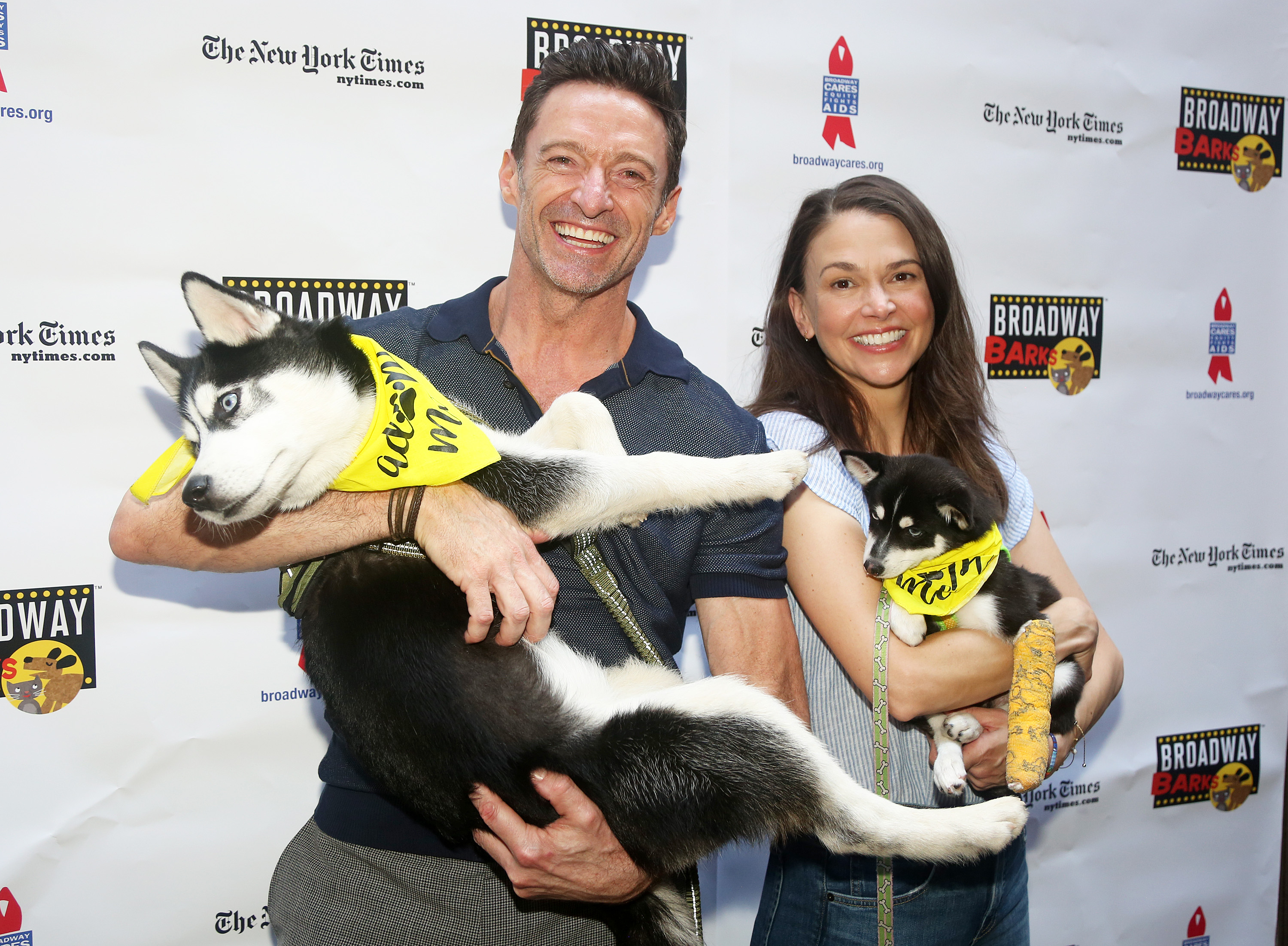 Hugh Jackman and Sutton Foster pose at 2022 Broadway Barks at Shubert Alley on July 9, 2022 in New York City. | Source: Getty Images