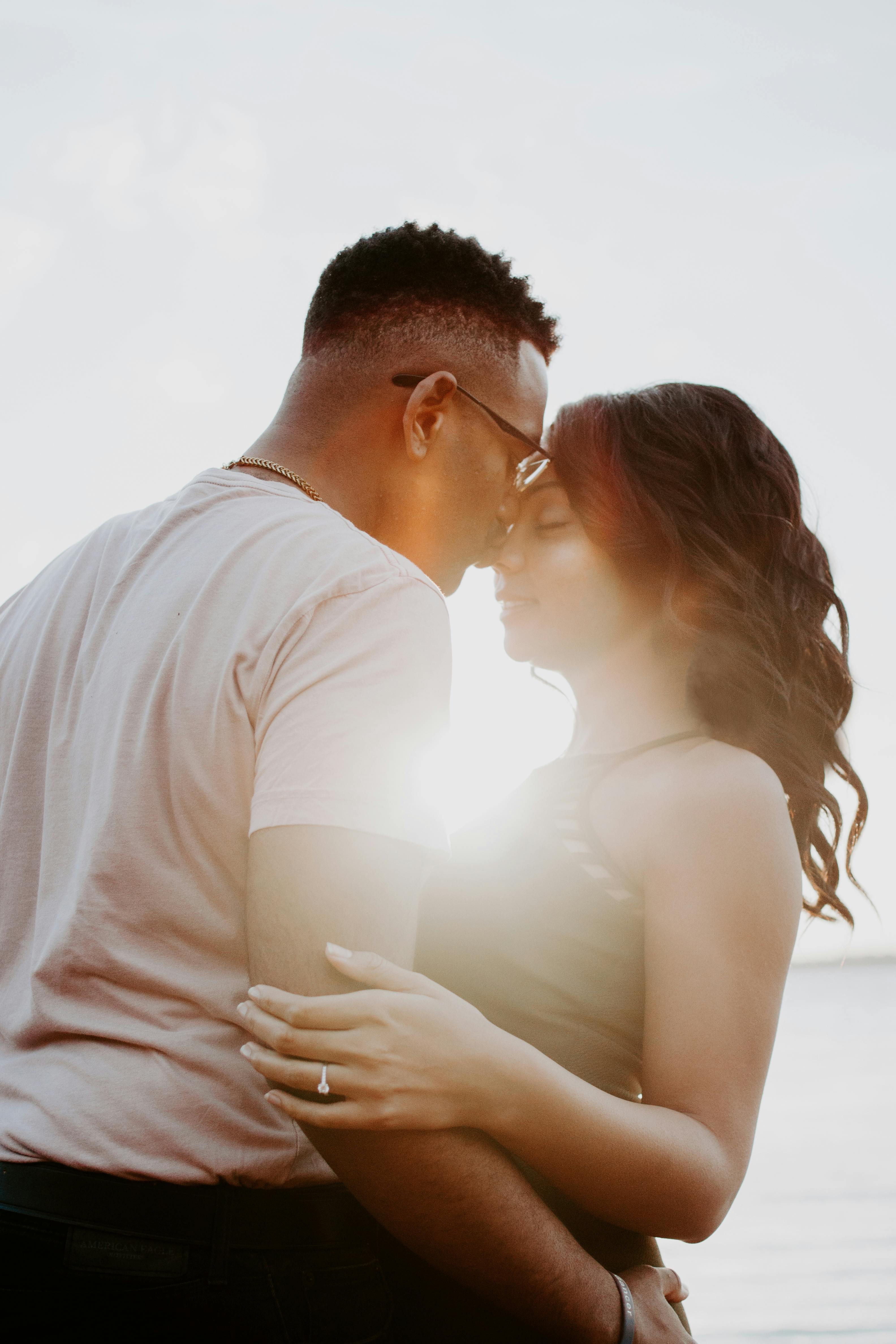A couple having an intimate moment | Source: Pexels