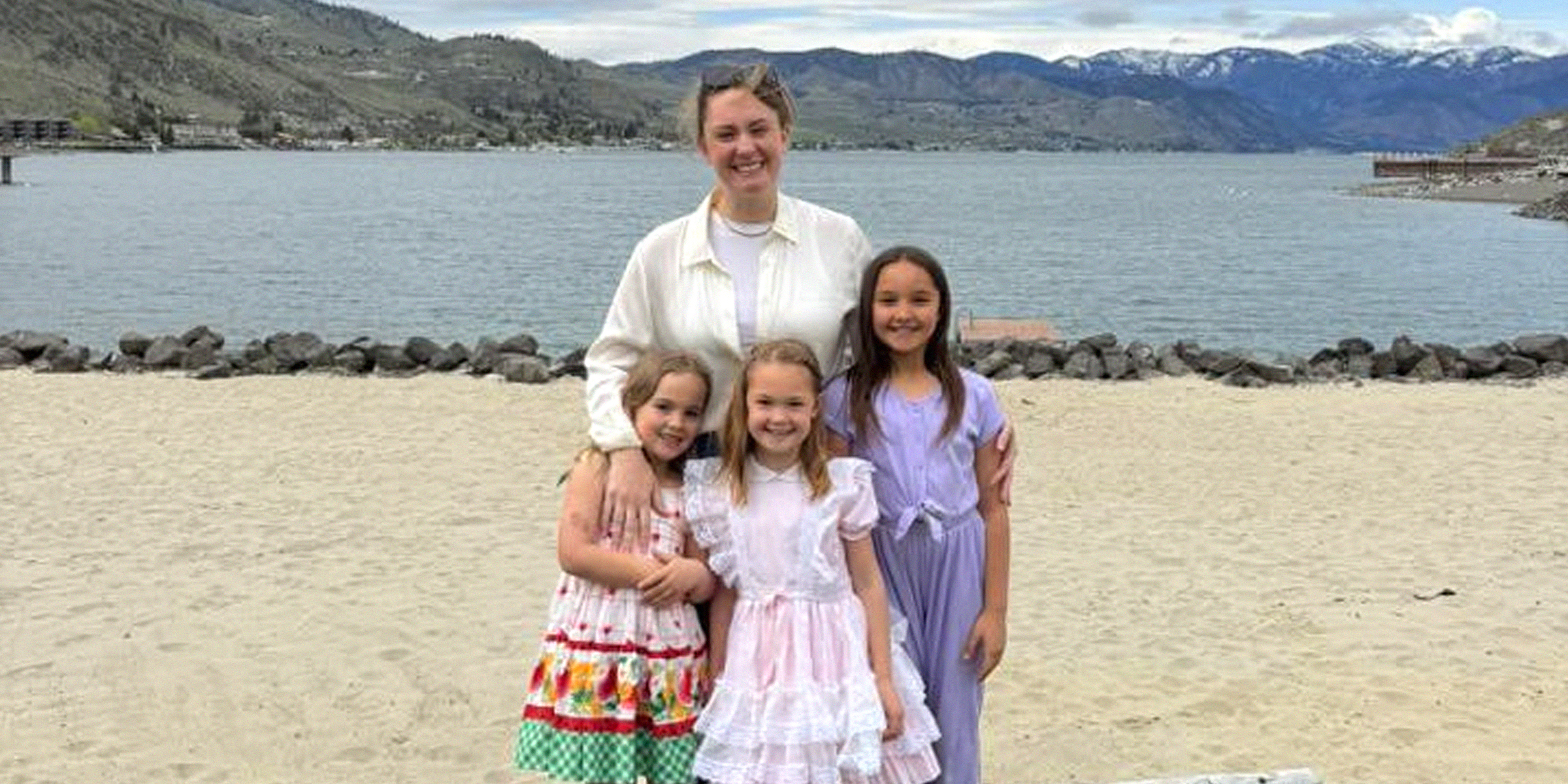 Whitney Decker with her daughters, Paityn, Evelyn, and Olivia. | Source: Facebook/Whitney Decker