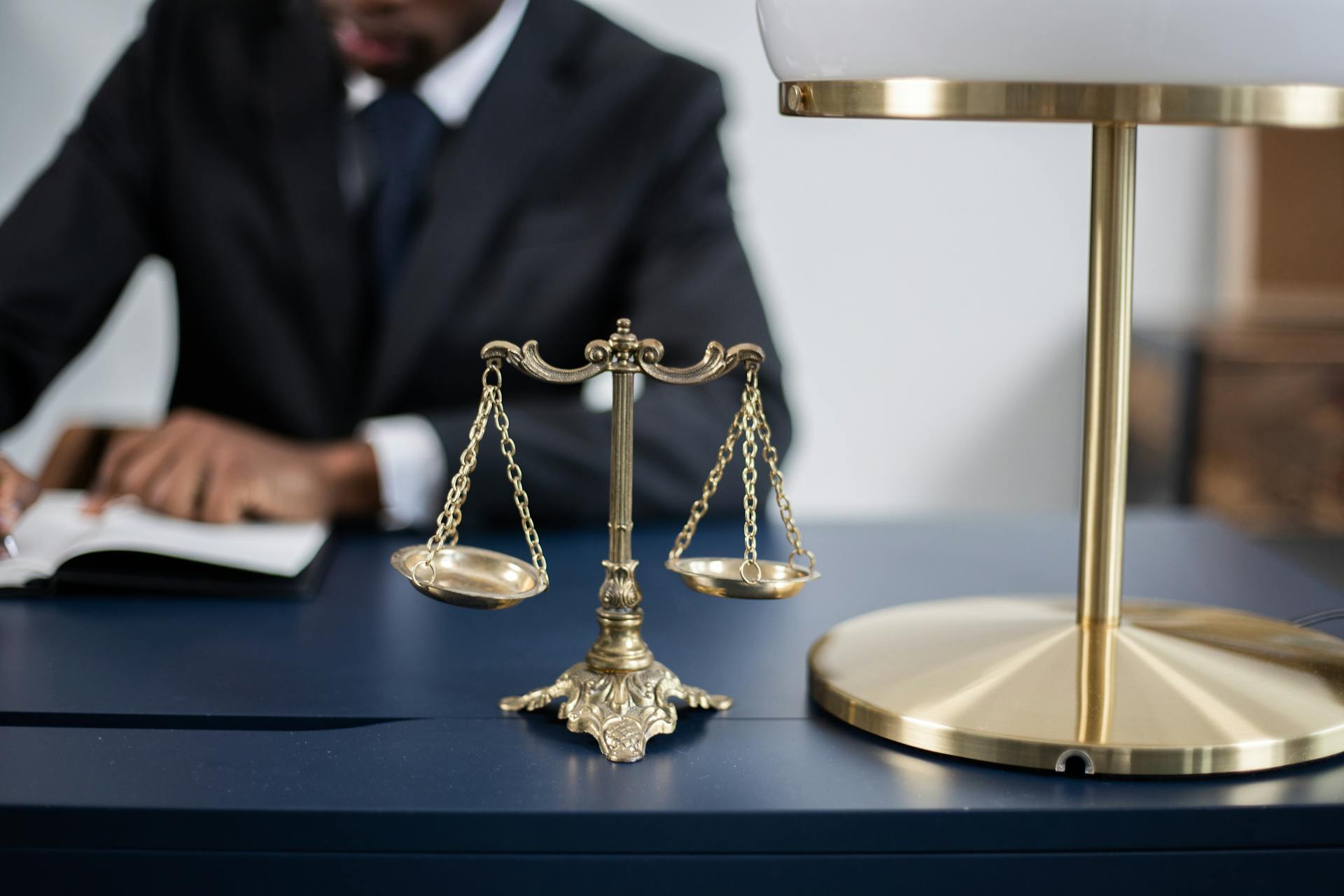 Ornaments on a lawyer's desk | Source: Pexels