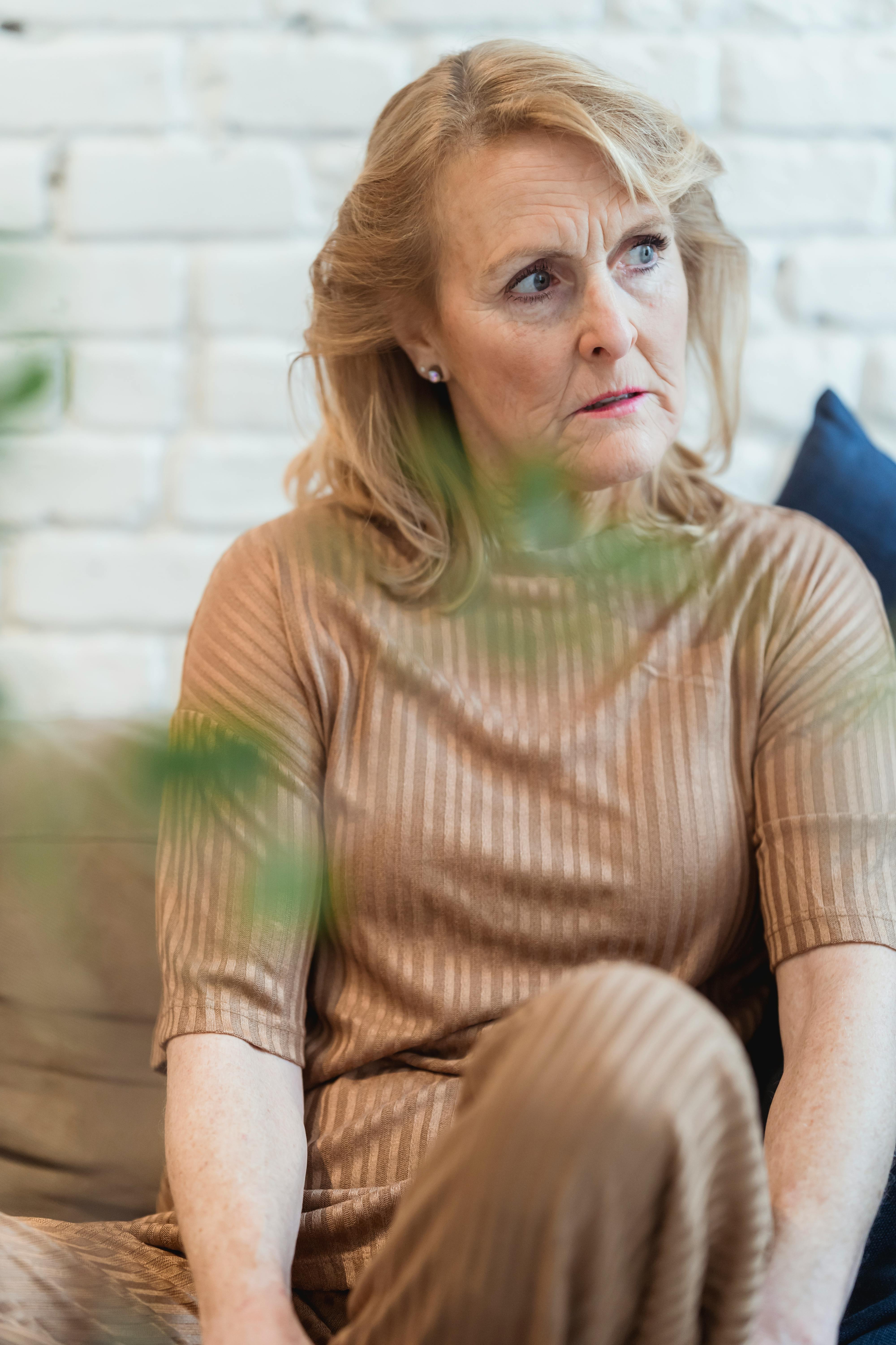 An upset older woman | Source: Pexels