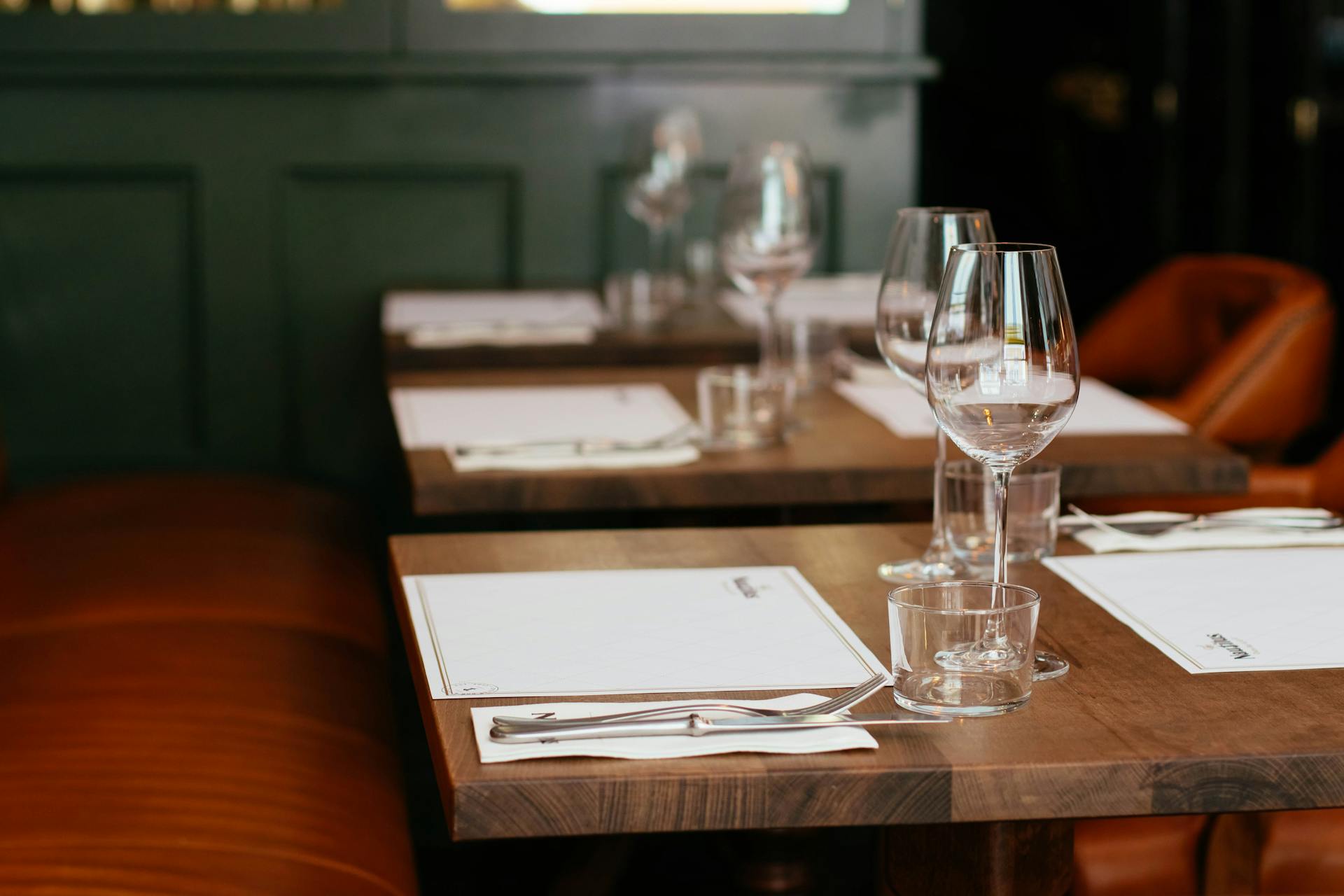 Tables in a restaurant | Source: Pexels