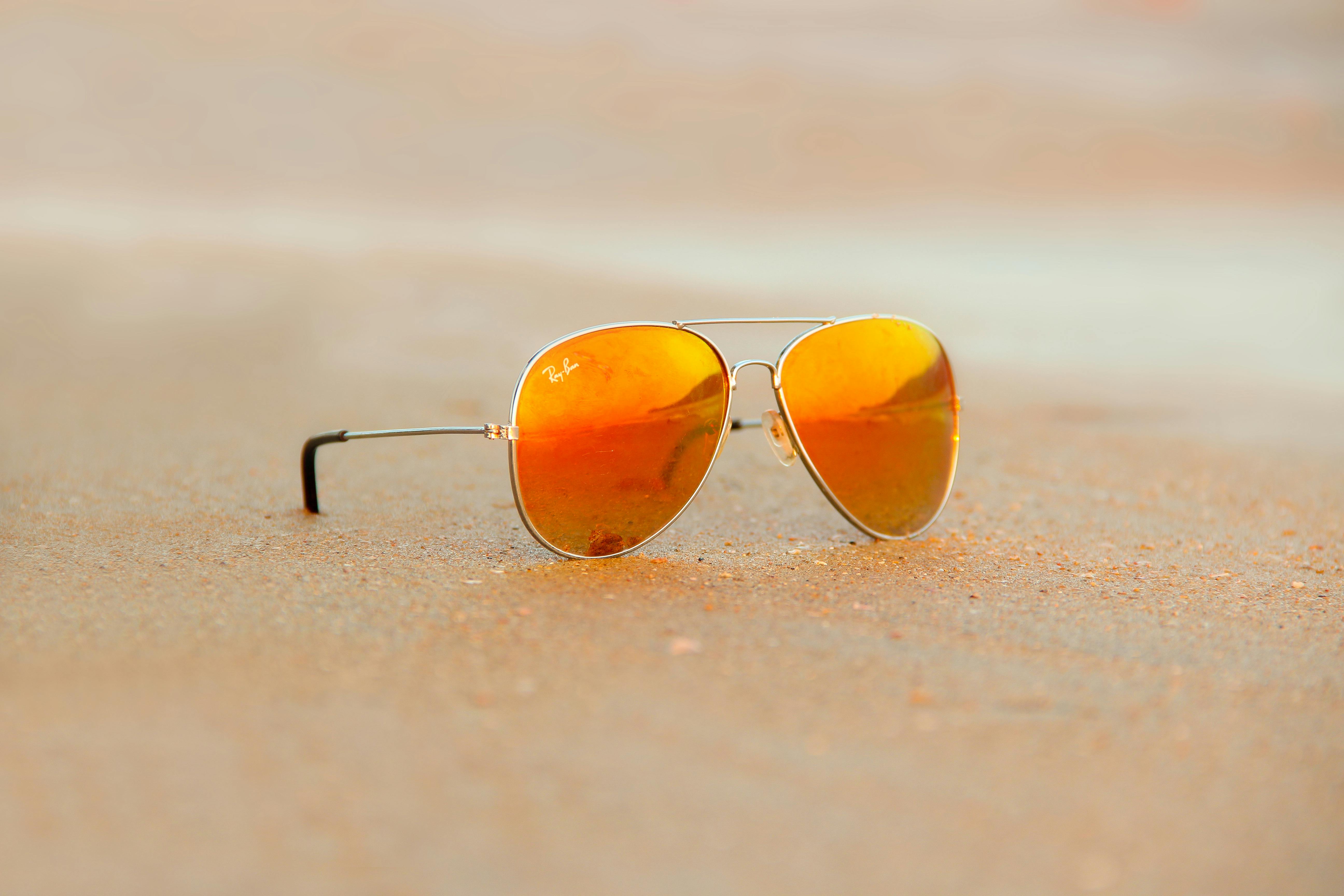 A pair of sunglasses | Source: Pexels