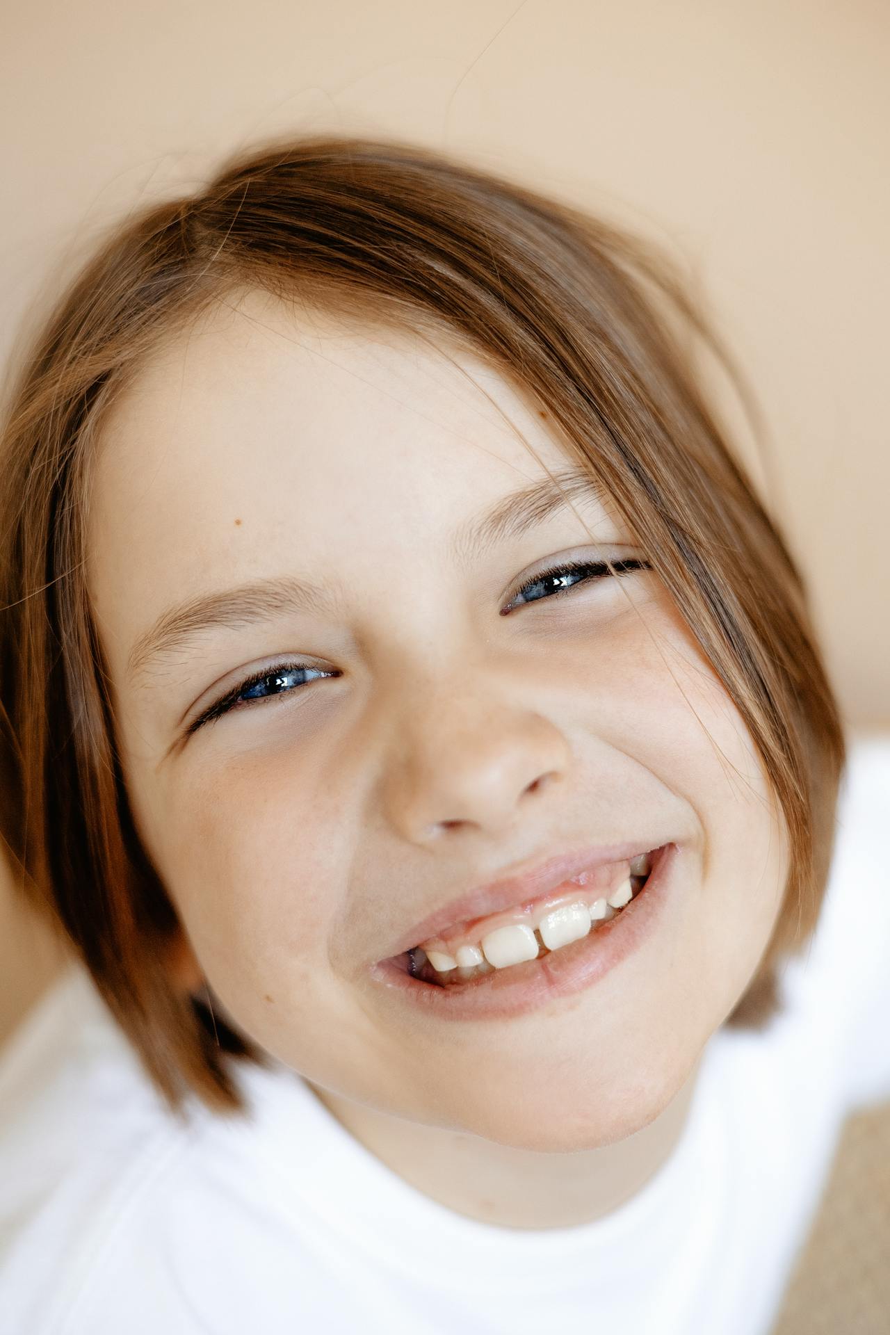 A child smiling | Source: Pexels