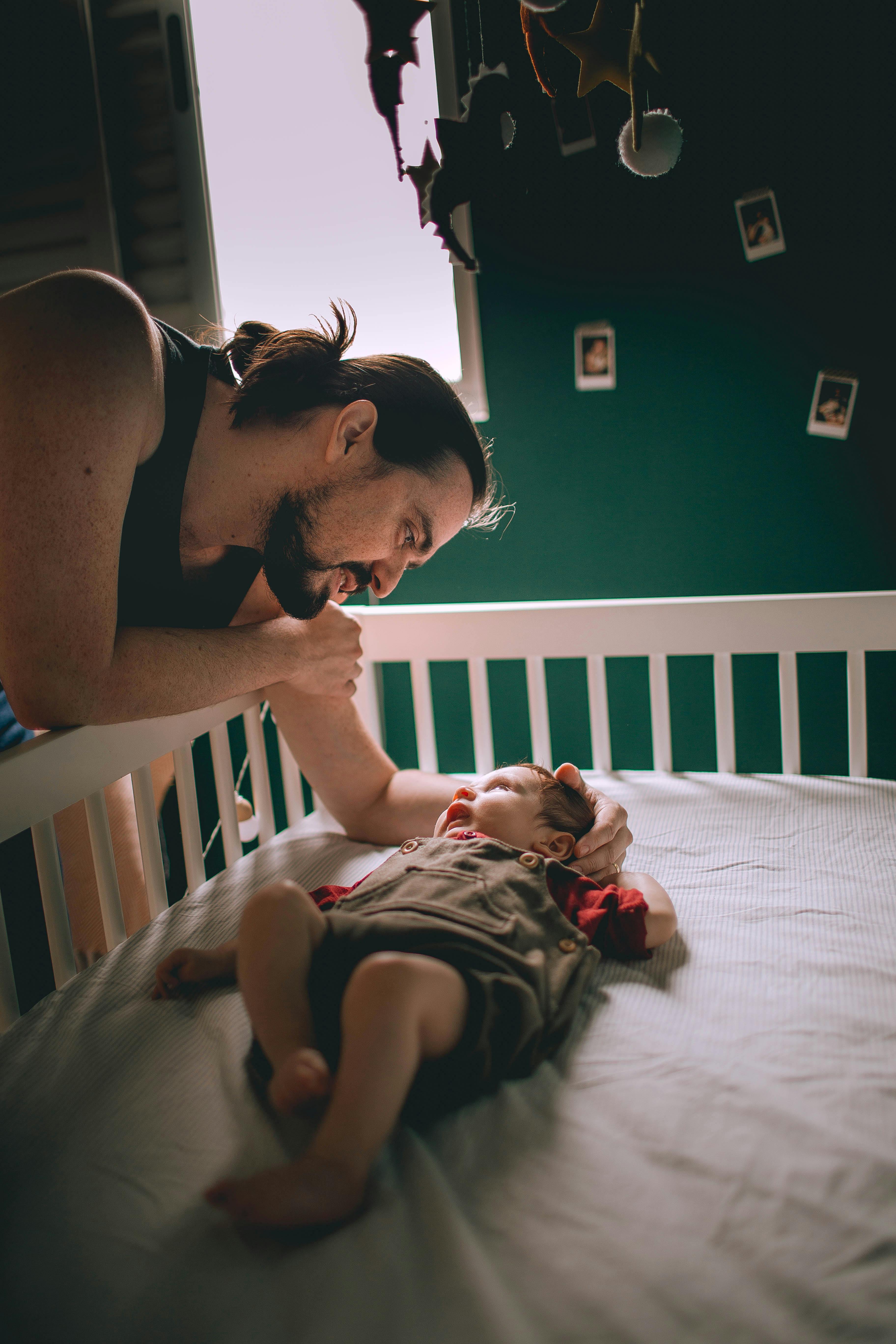 A man tending to his baby | Source: Pexels