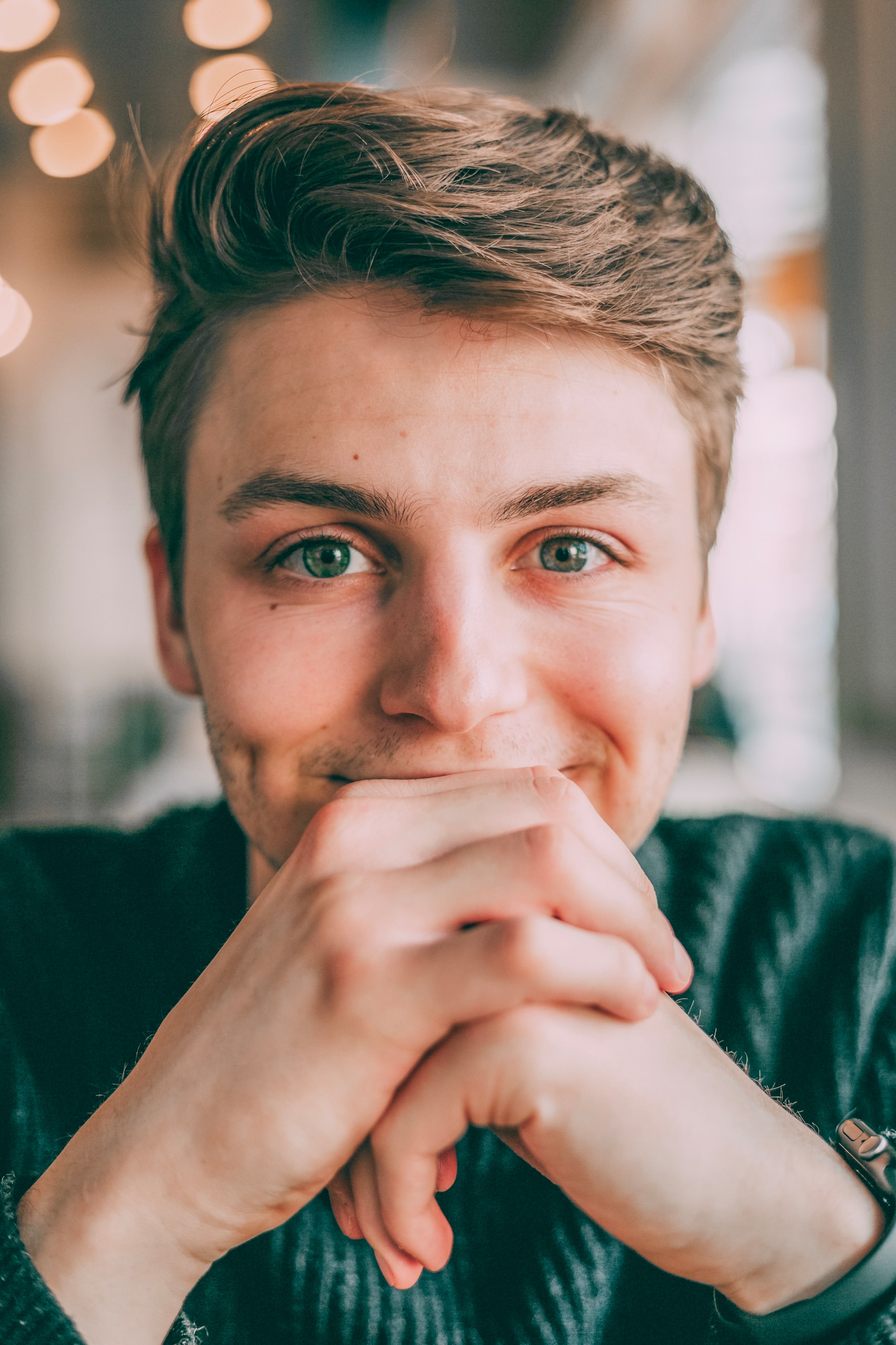 A mischievous-looking man | Source: Unsplash
