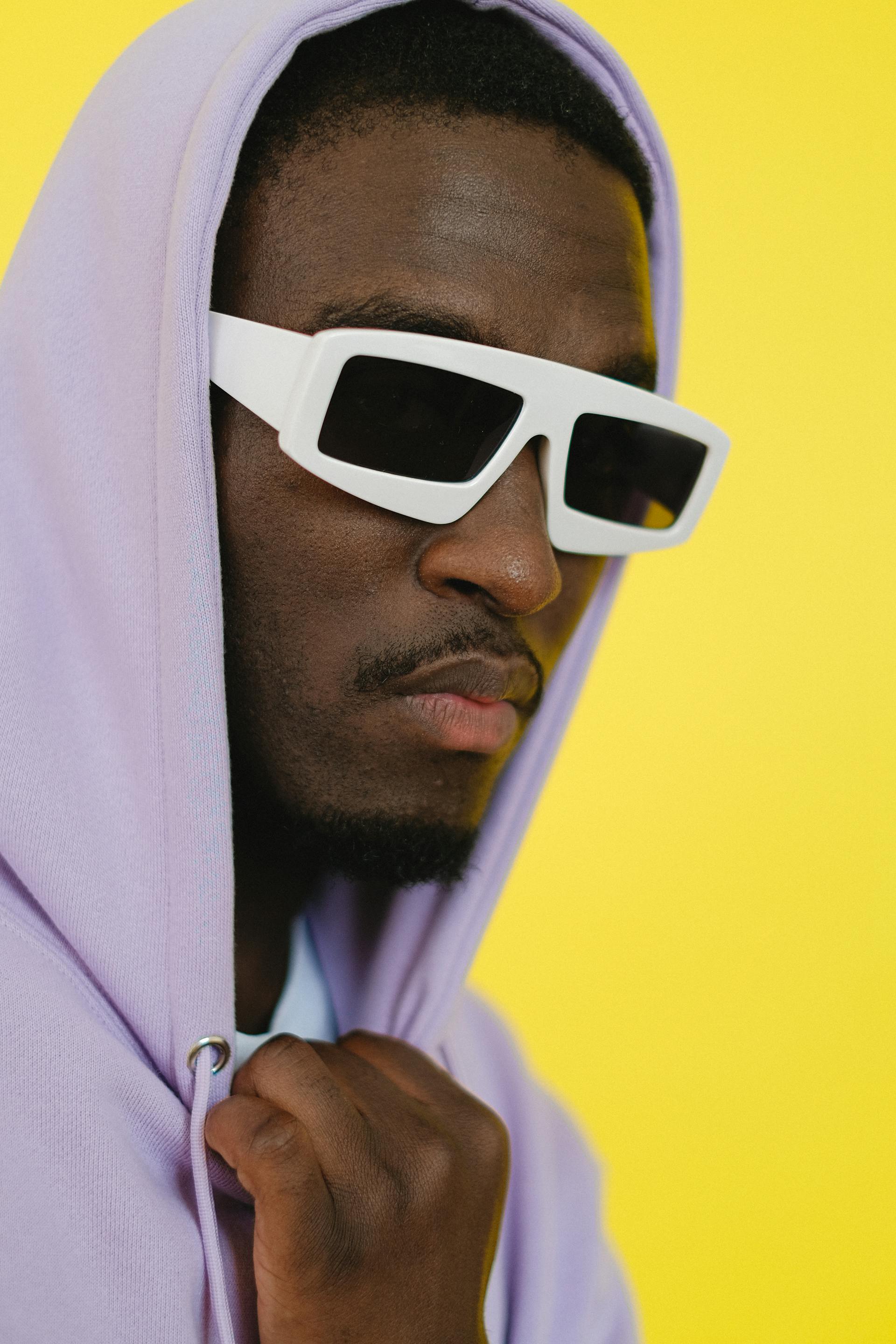 A man wearing sunglasses | Source: Pexels
