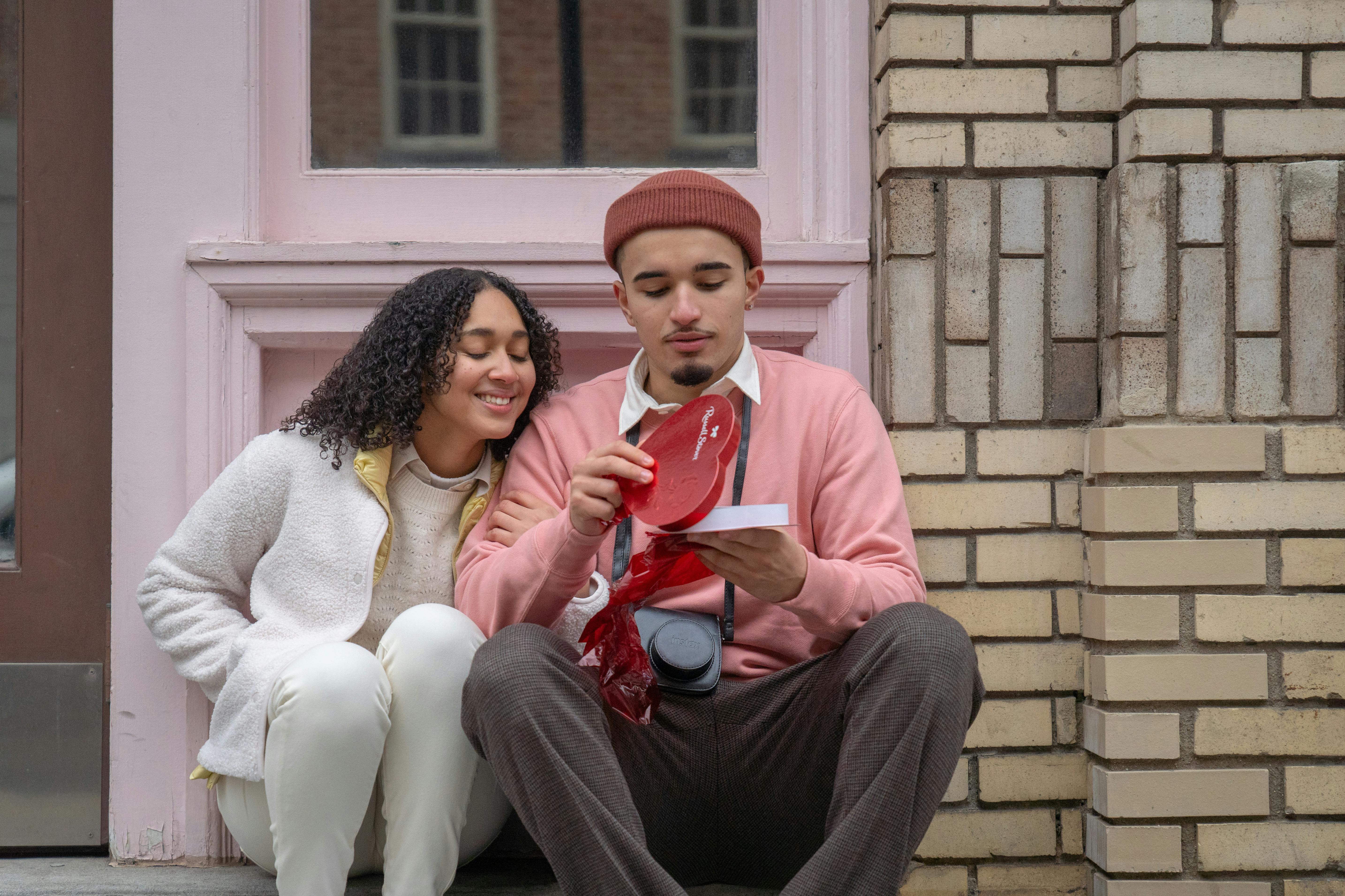 A man opening a gift | Source: Pexels