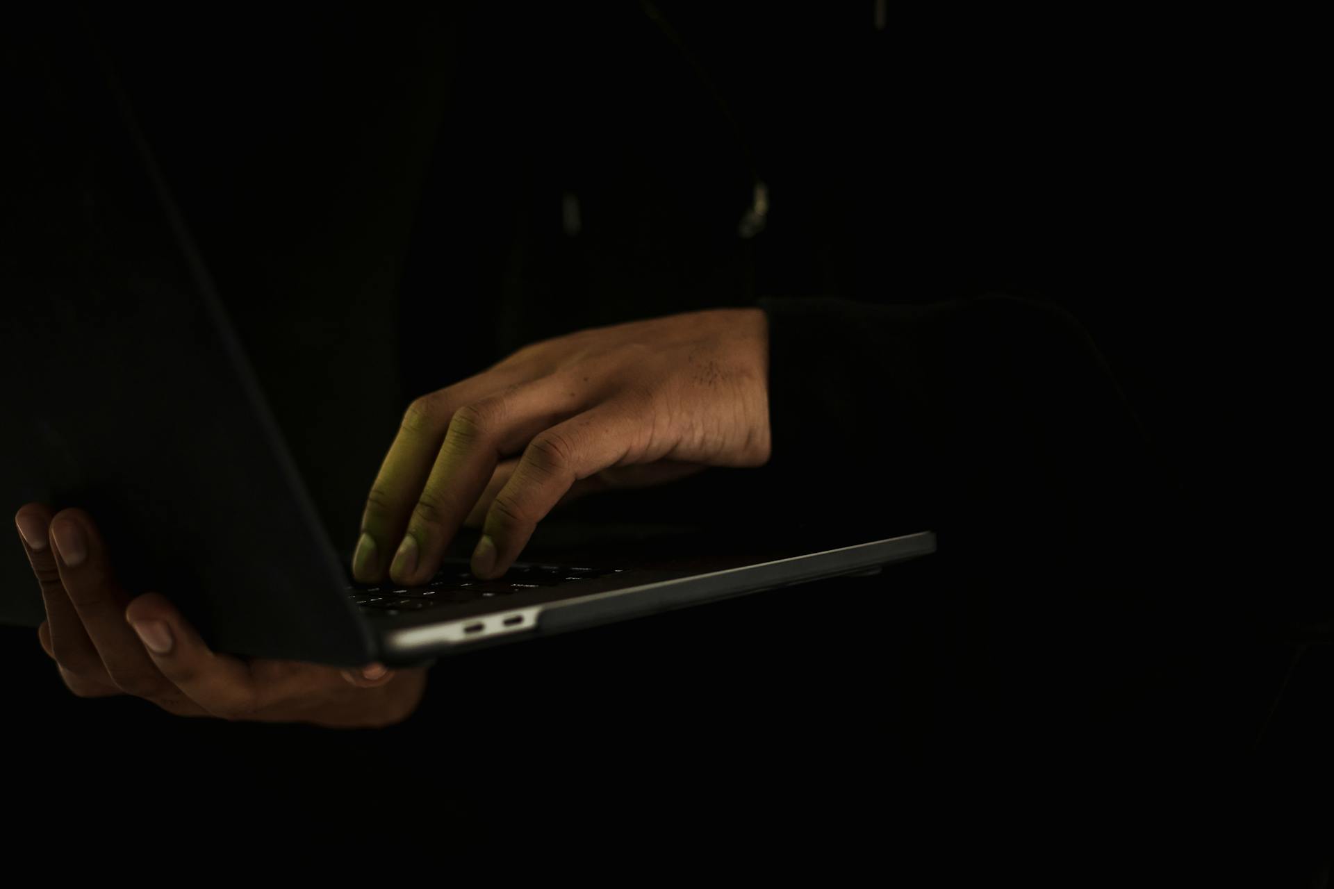 A man using his laptop | Source: Pexels