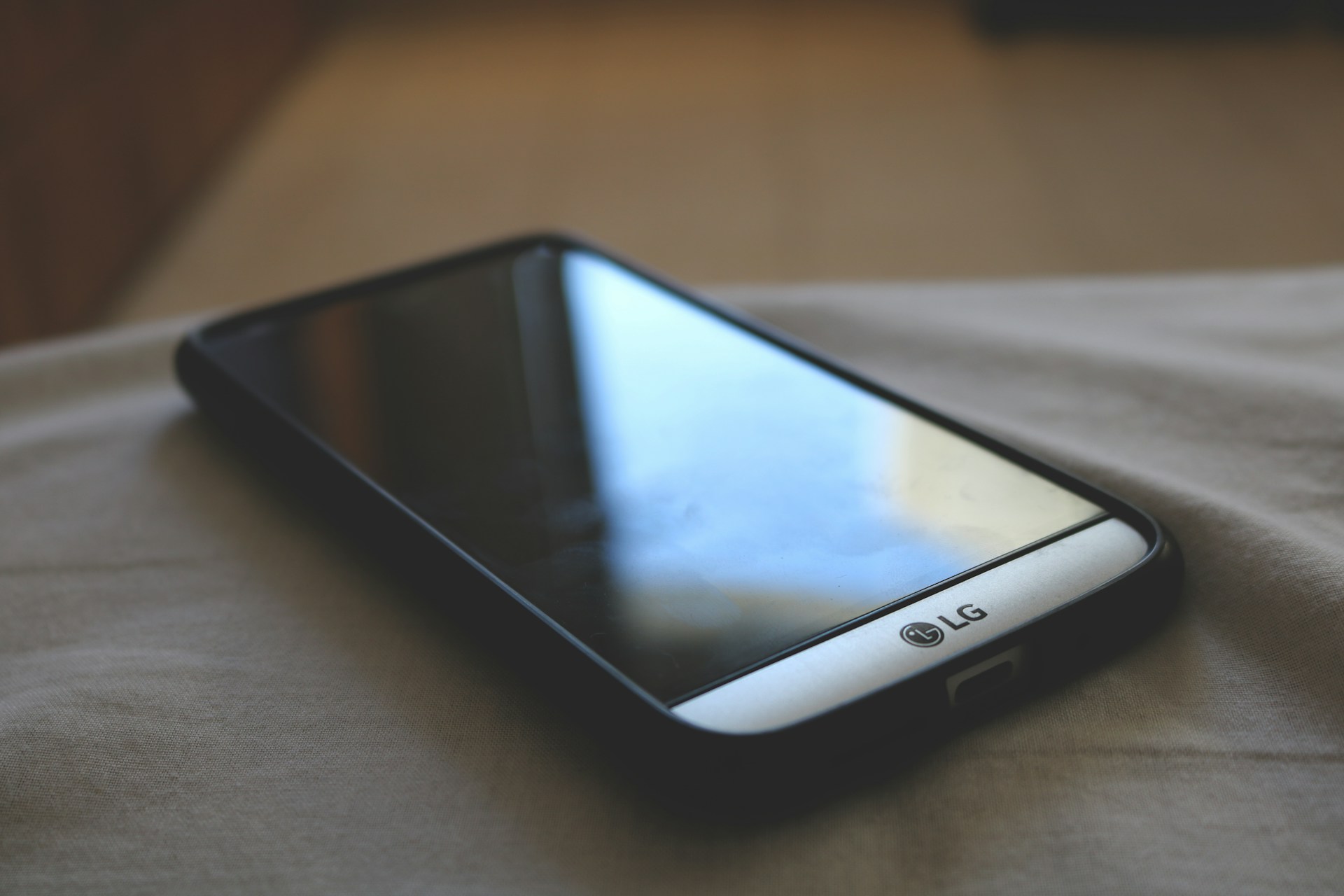 Close-up shot of a phone | Source: Unsplash
