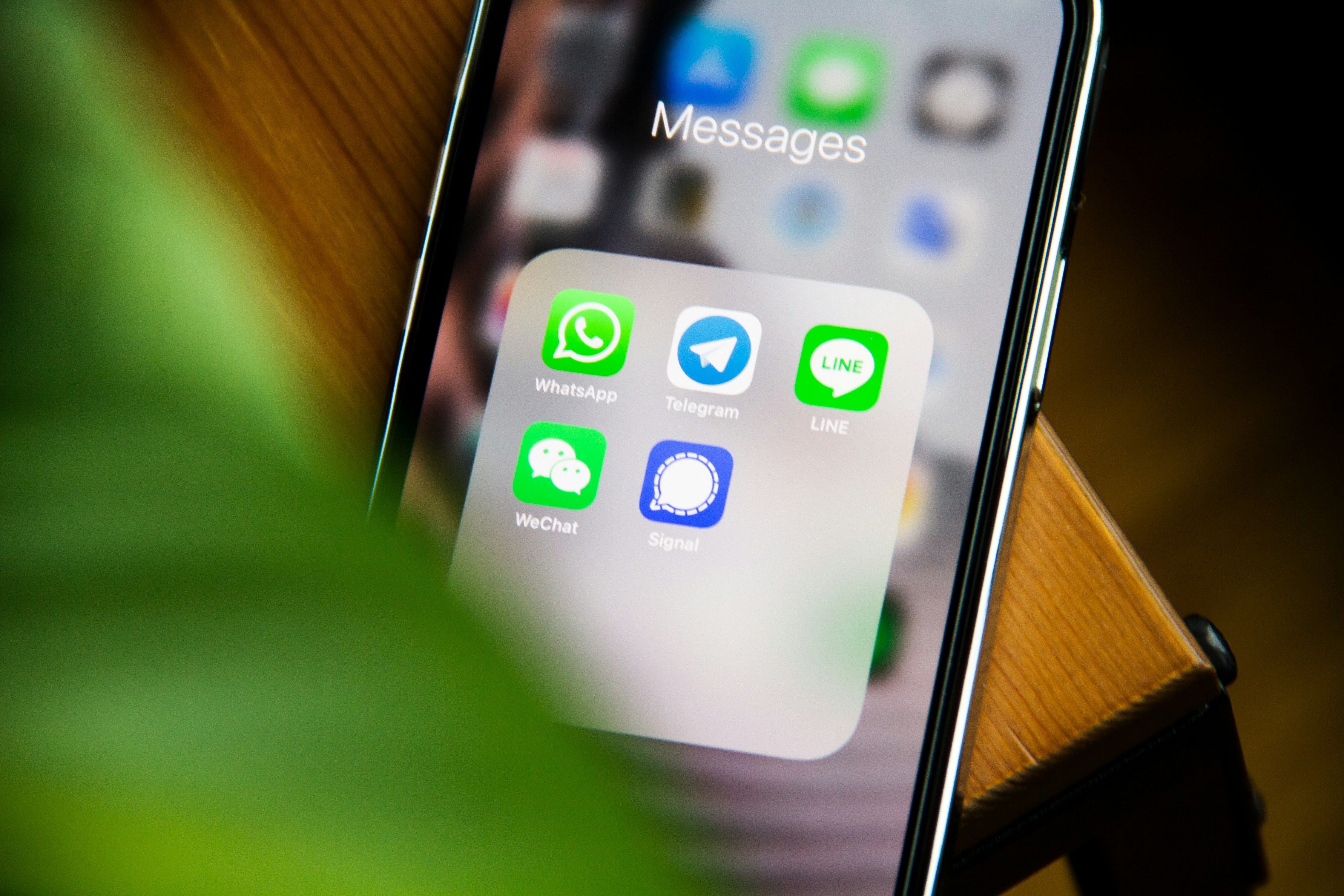 A cellphone on a table | Source: Unsplash