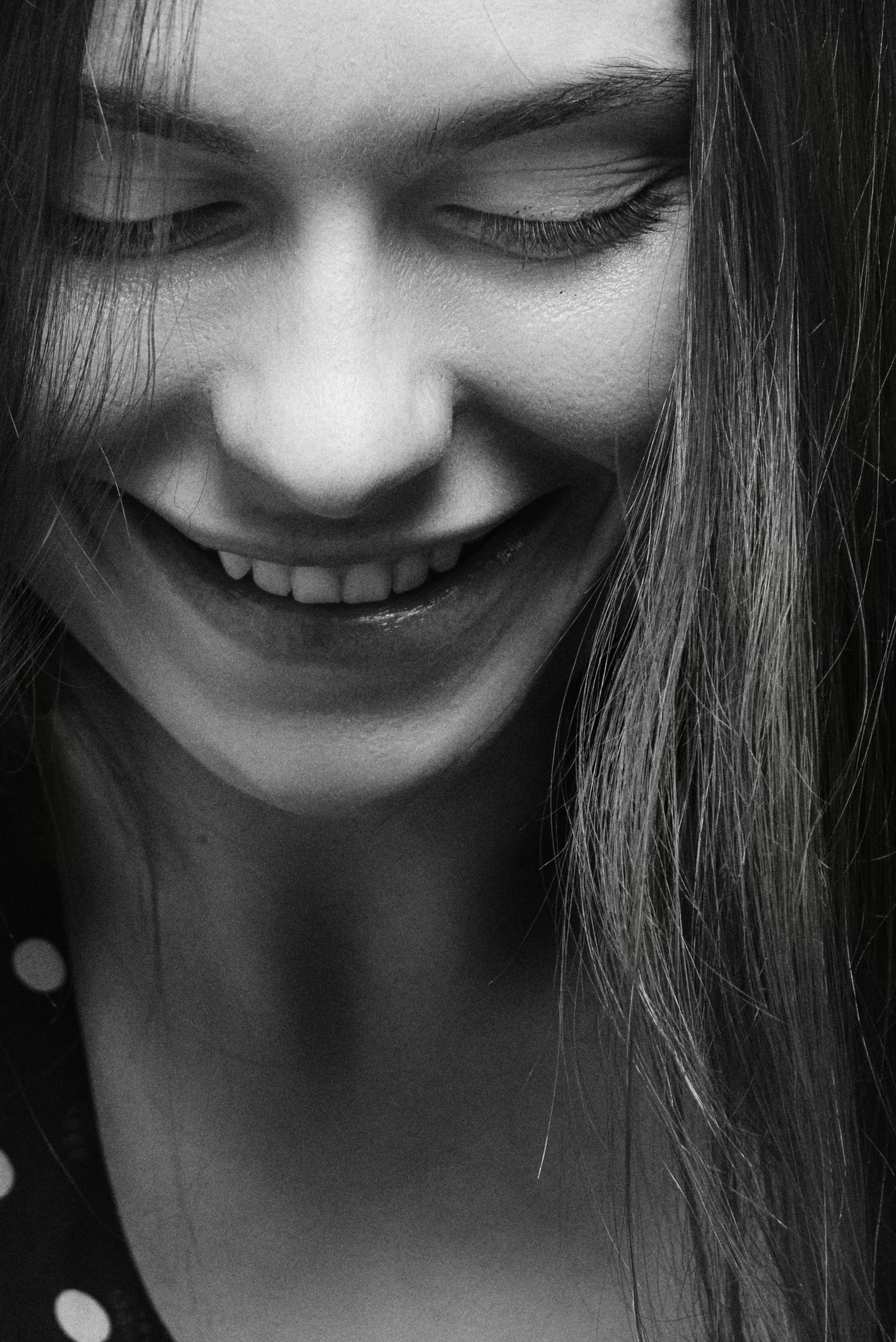 Uma adolescente sorridente | Fonte: Unsplash
