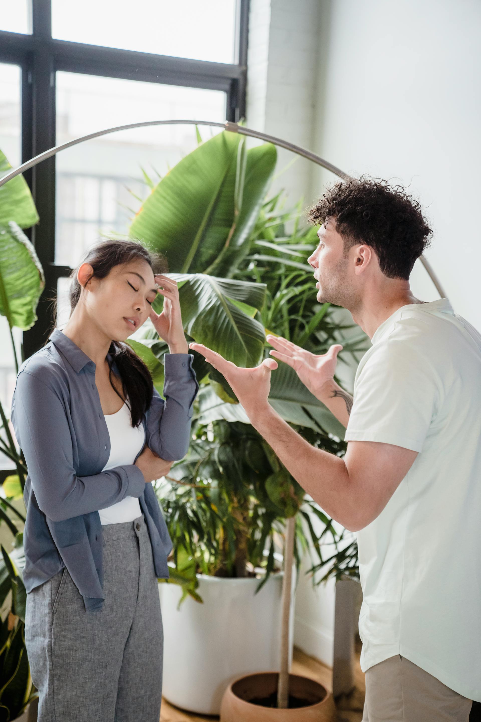 Two people arguing | Source: Pexels