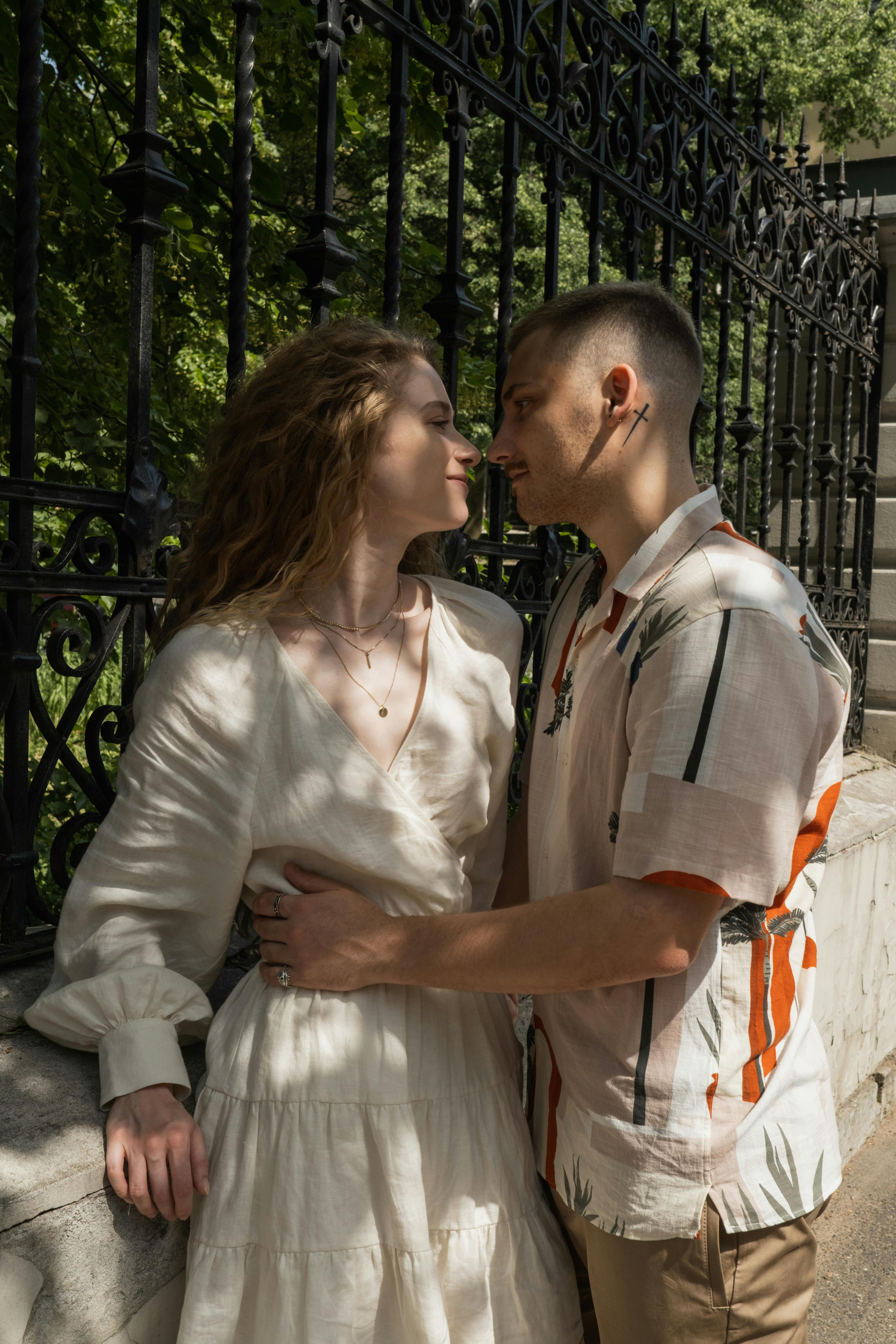 A couple looking into each other's eyes | Source: Pexels