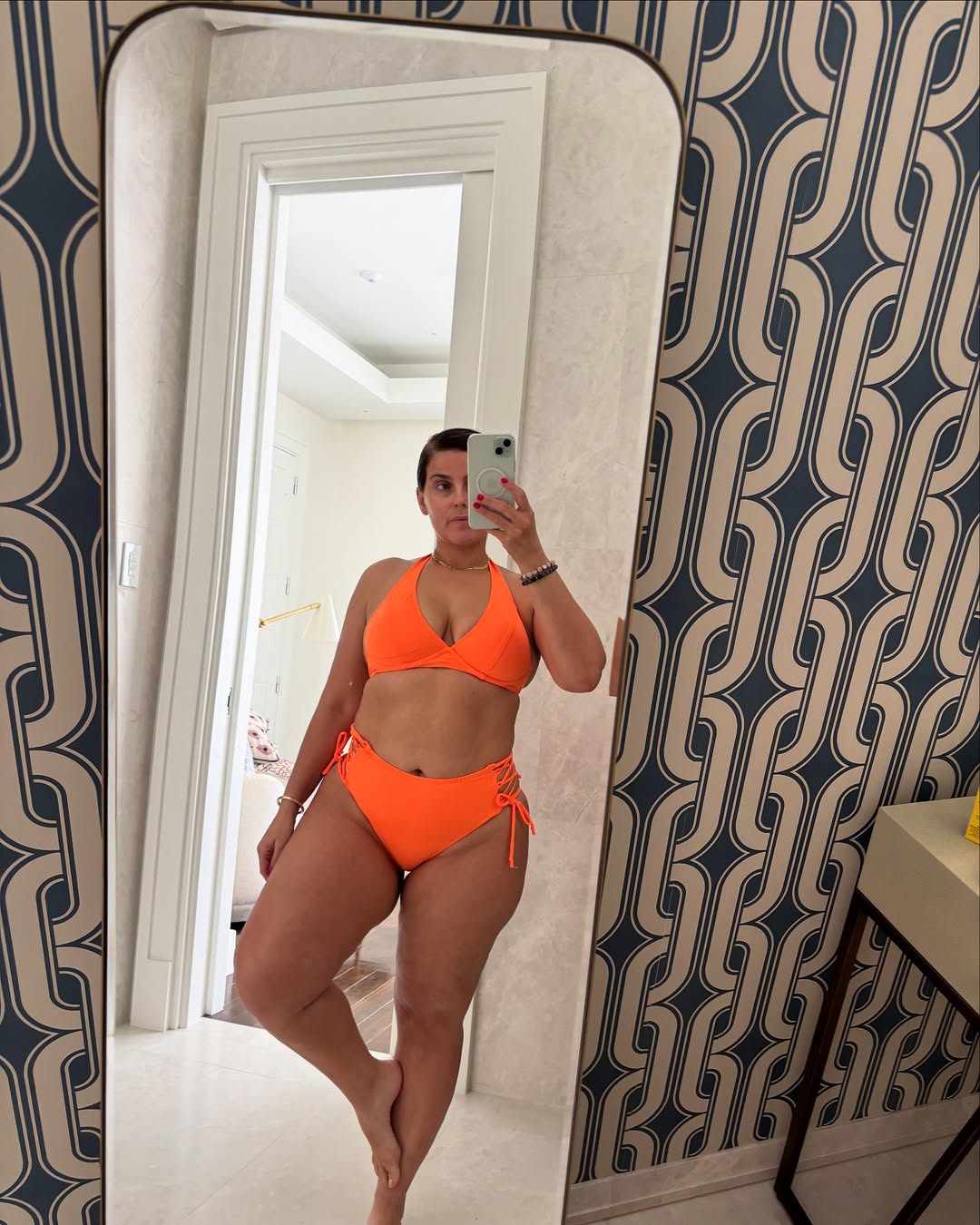 Nelly Furtado posts a mirror selfie on January 5, 2025. | Source: Instagram/nellyfurtado