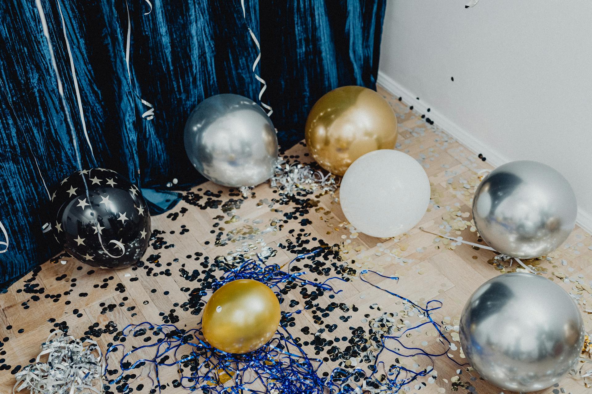 Balloons on a floor | Source: Pexels