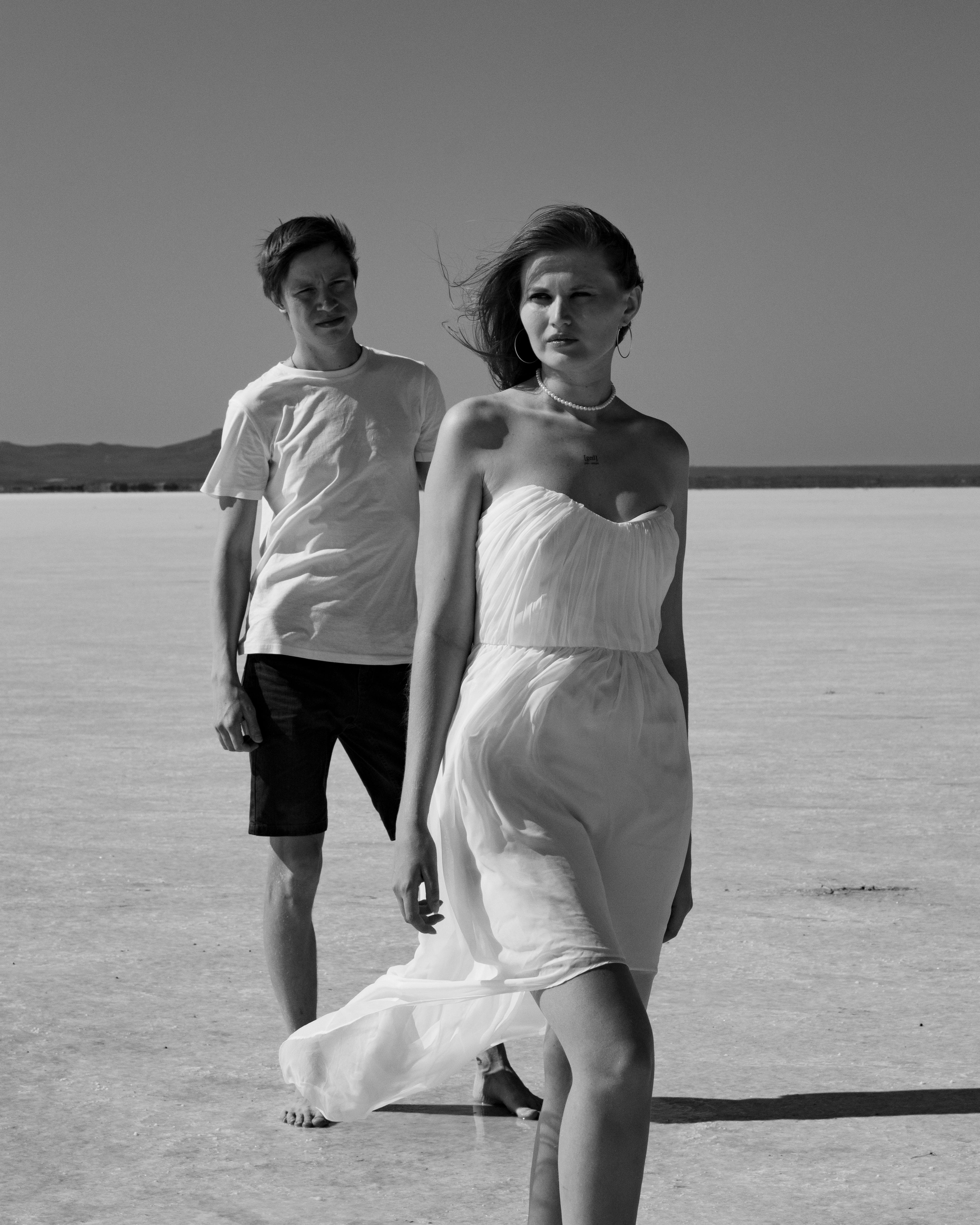 A man admiring a woman from behind | Source: Pexels
