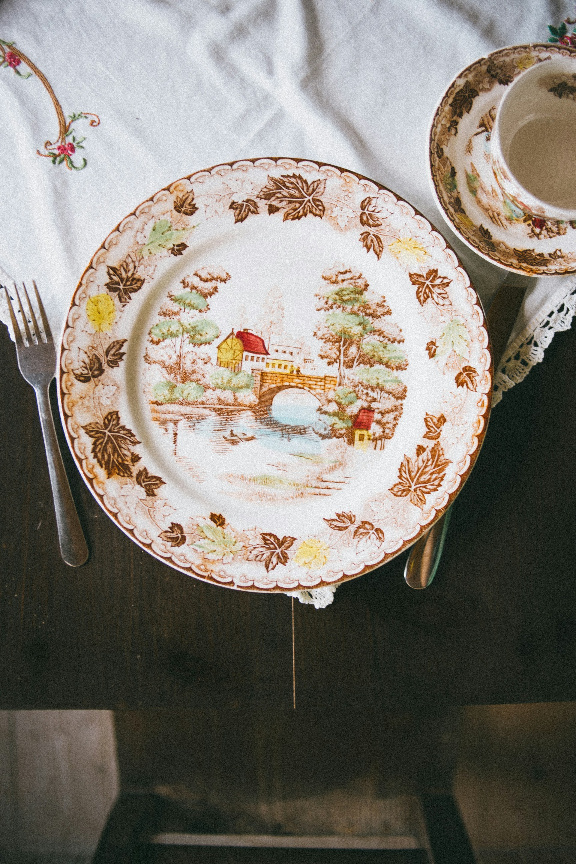 Patterned chinaware on a table | Source: Unsplash