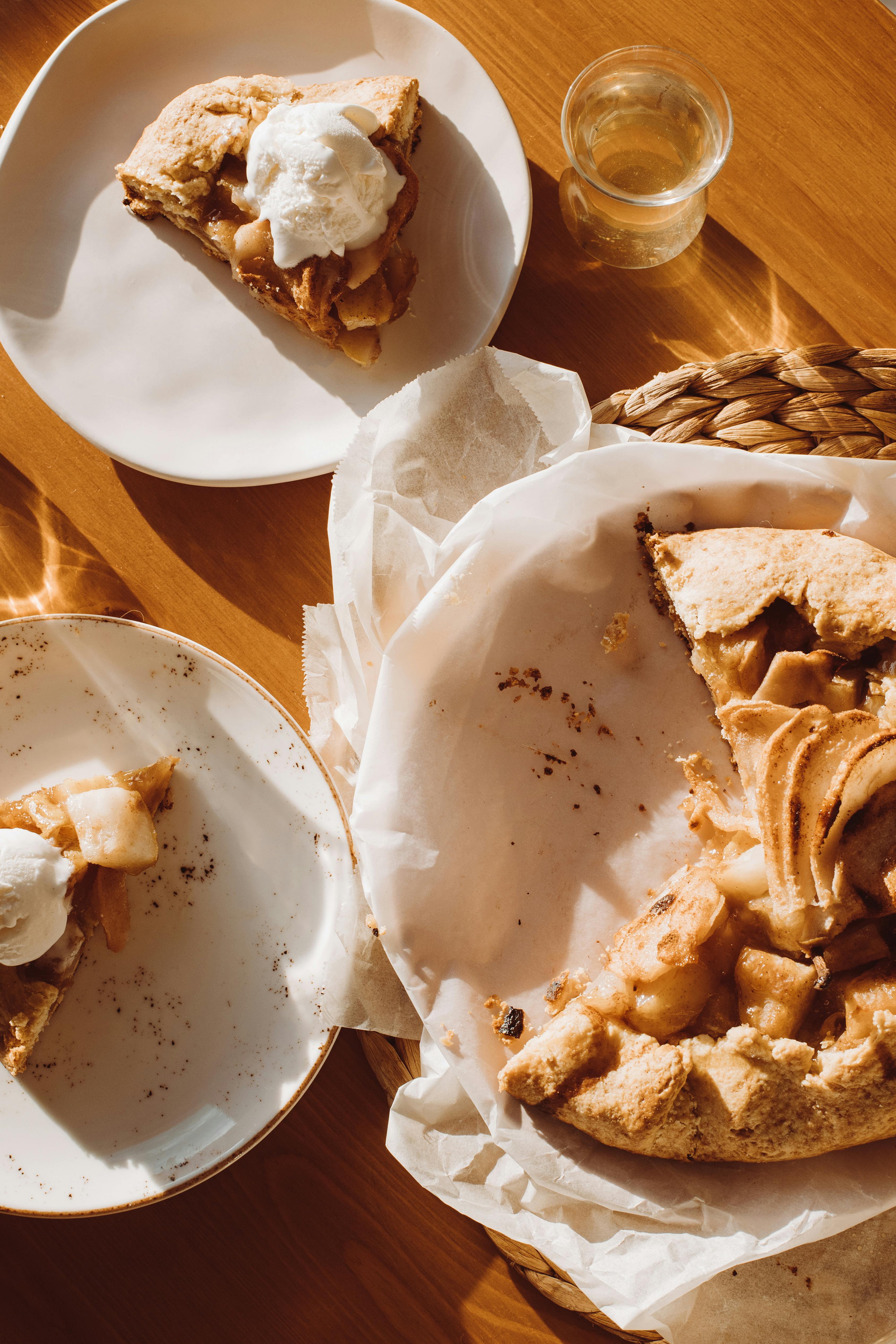 Delicious apple pie on a table | Source: Pexels