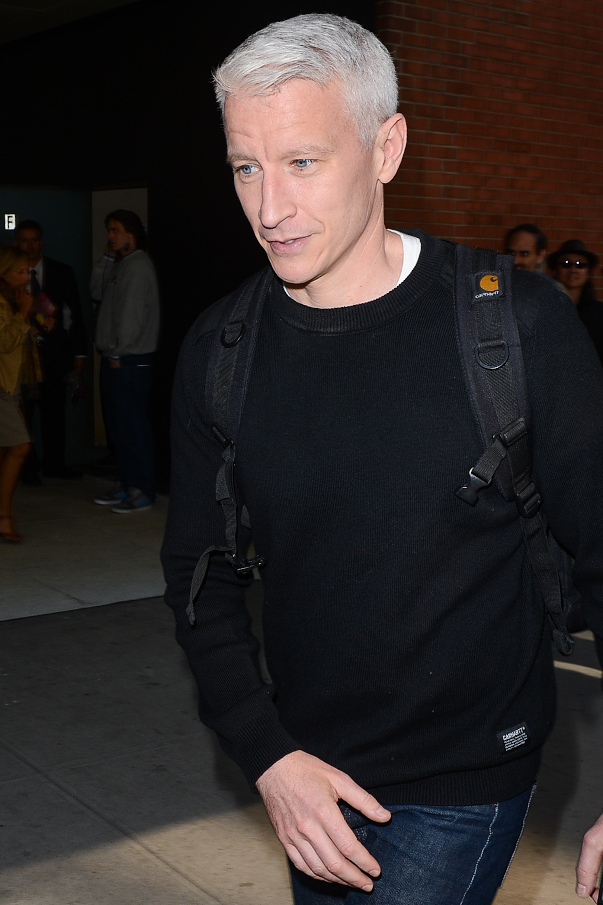 Anderson Cooper leaves the "Anderson Live" taping at the CBS Studios on September 25, 2012 in New York City | Source: Getty Images