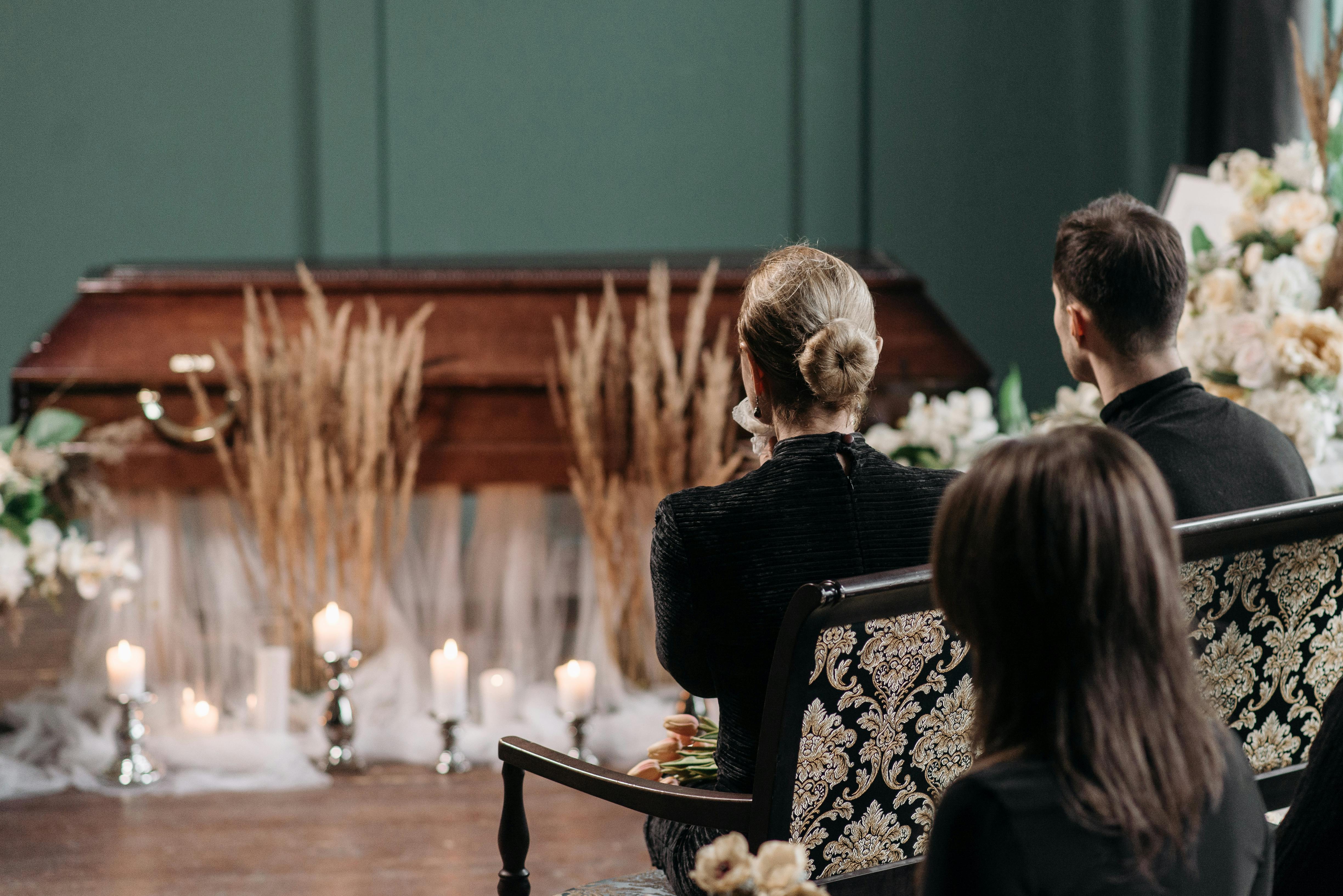 People attending a funeral | Source: Pexels