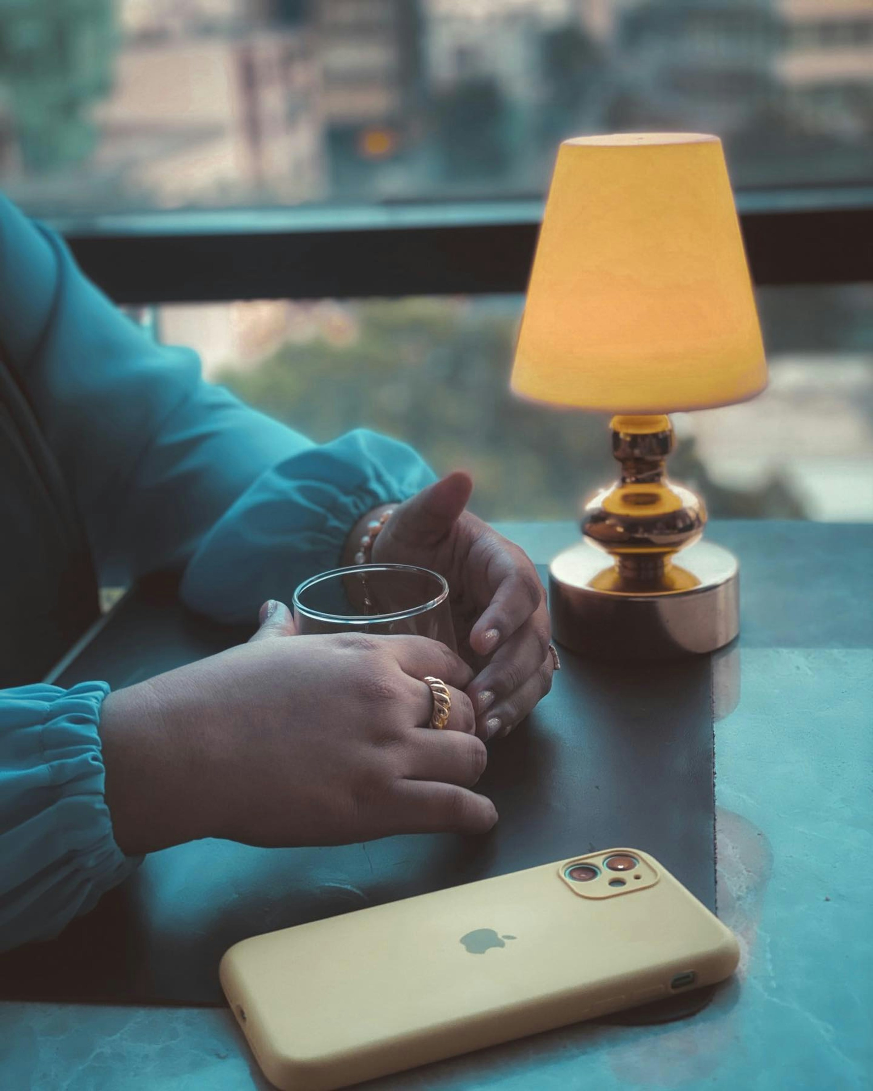 A cellphone on a table | Source: Unsplash