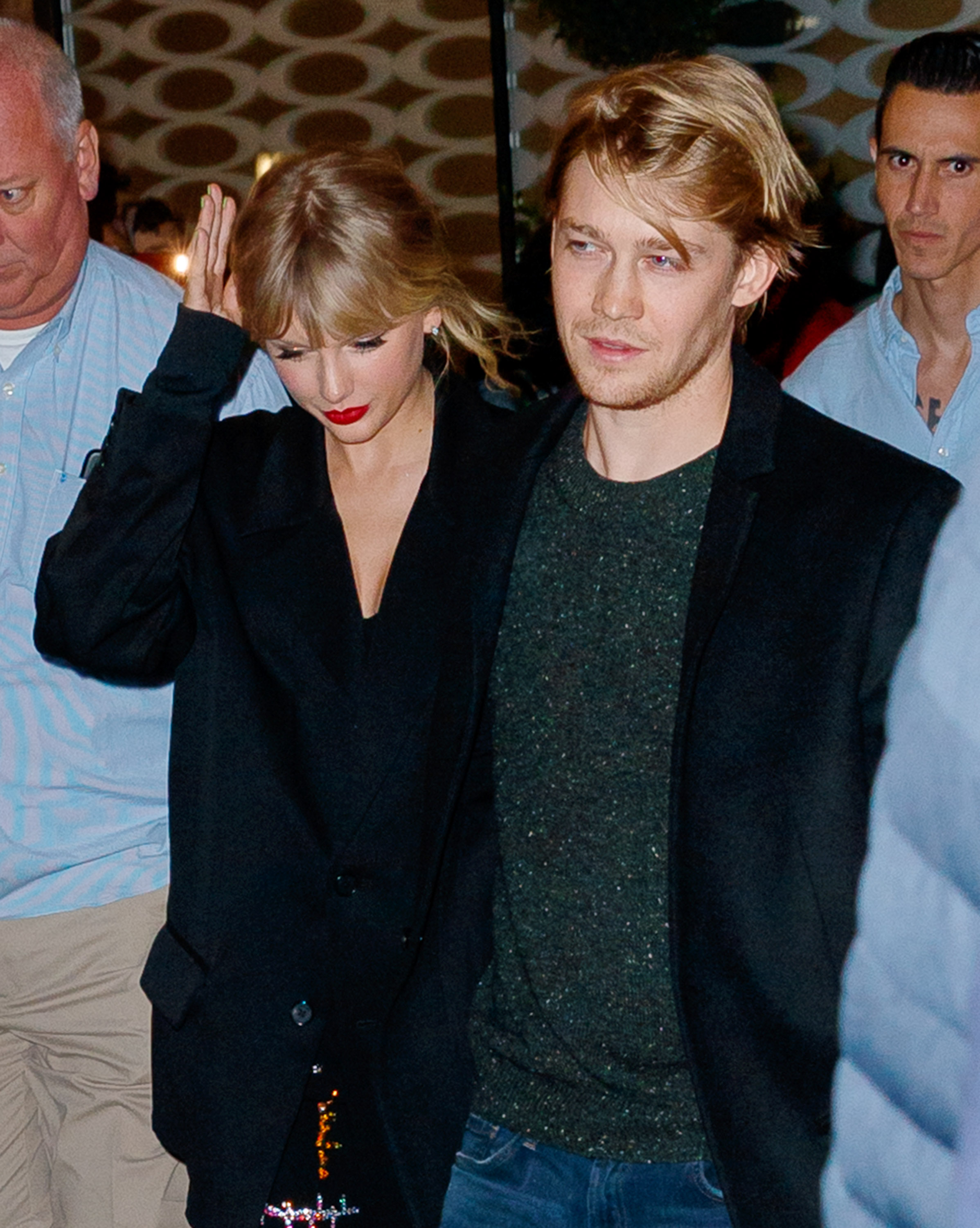 Taylor Swift and Joe Alwyn depart Zuma on October 6, 2019, in New York City. | Source: Getty Images