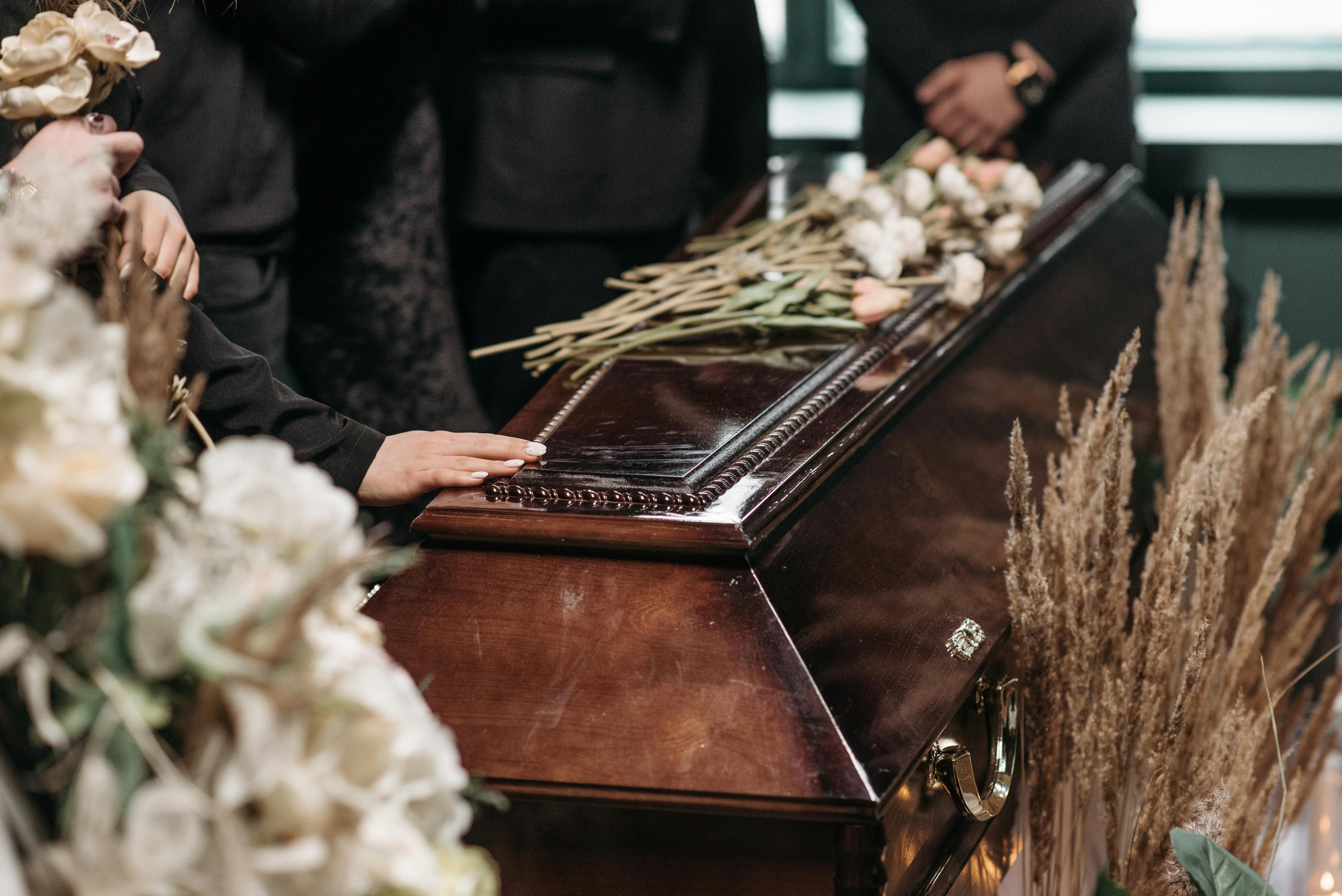 People at a funeral | Source: Pexels